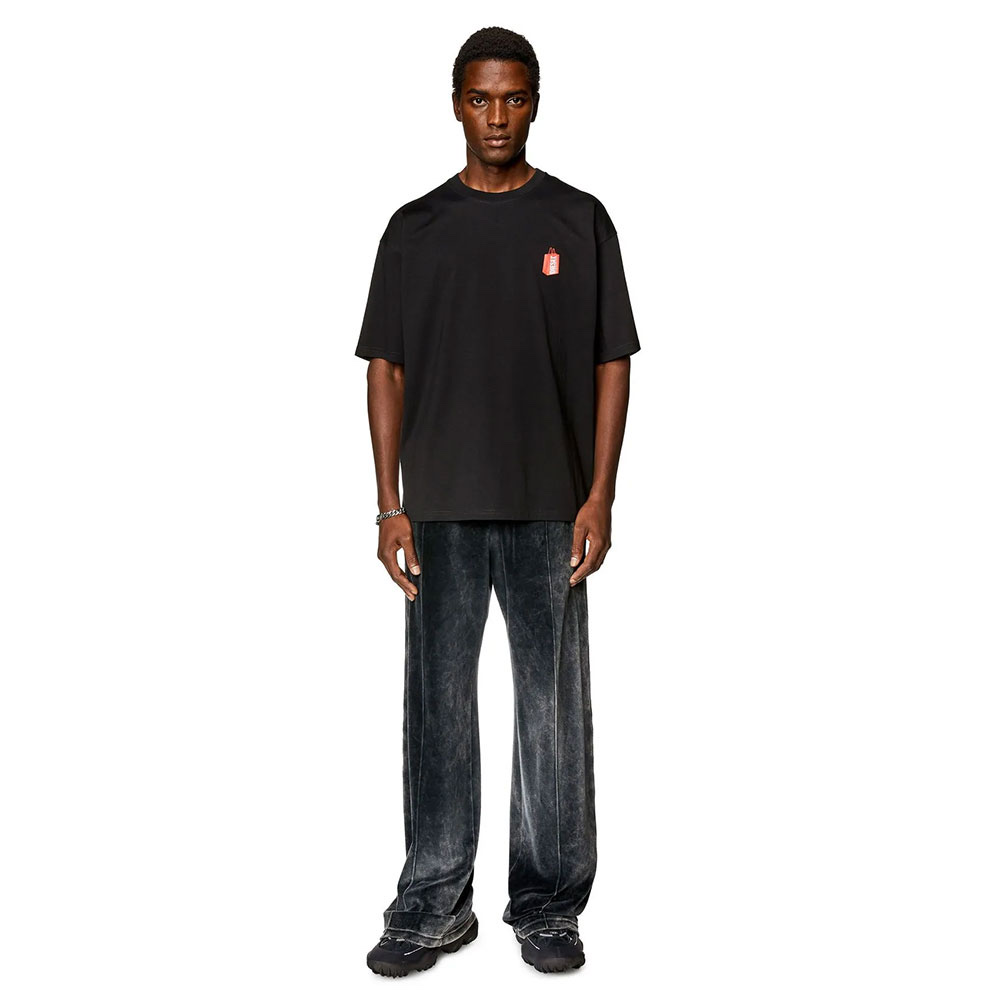 Diesel Camiseta Manga Corta Para Hombre T-Boxt-N2 T-Shirt Black 착용 스타일 - 3