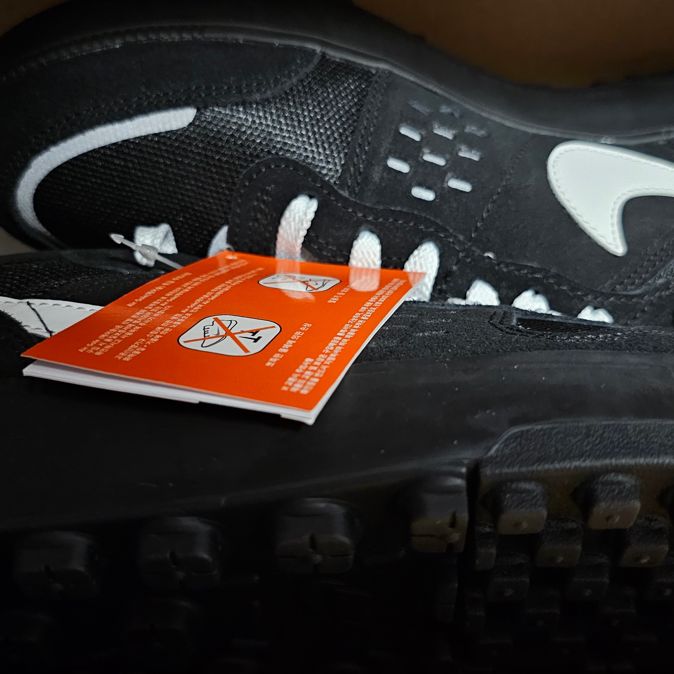 Nike C1TY Black Stadium Green 착용 스타일
