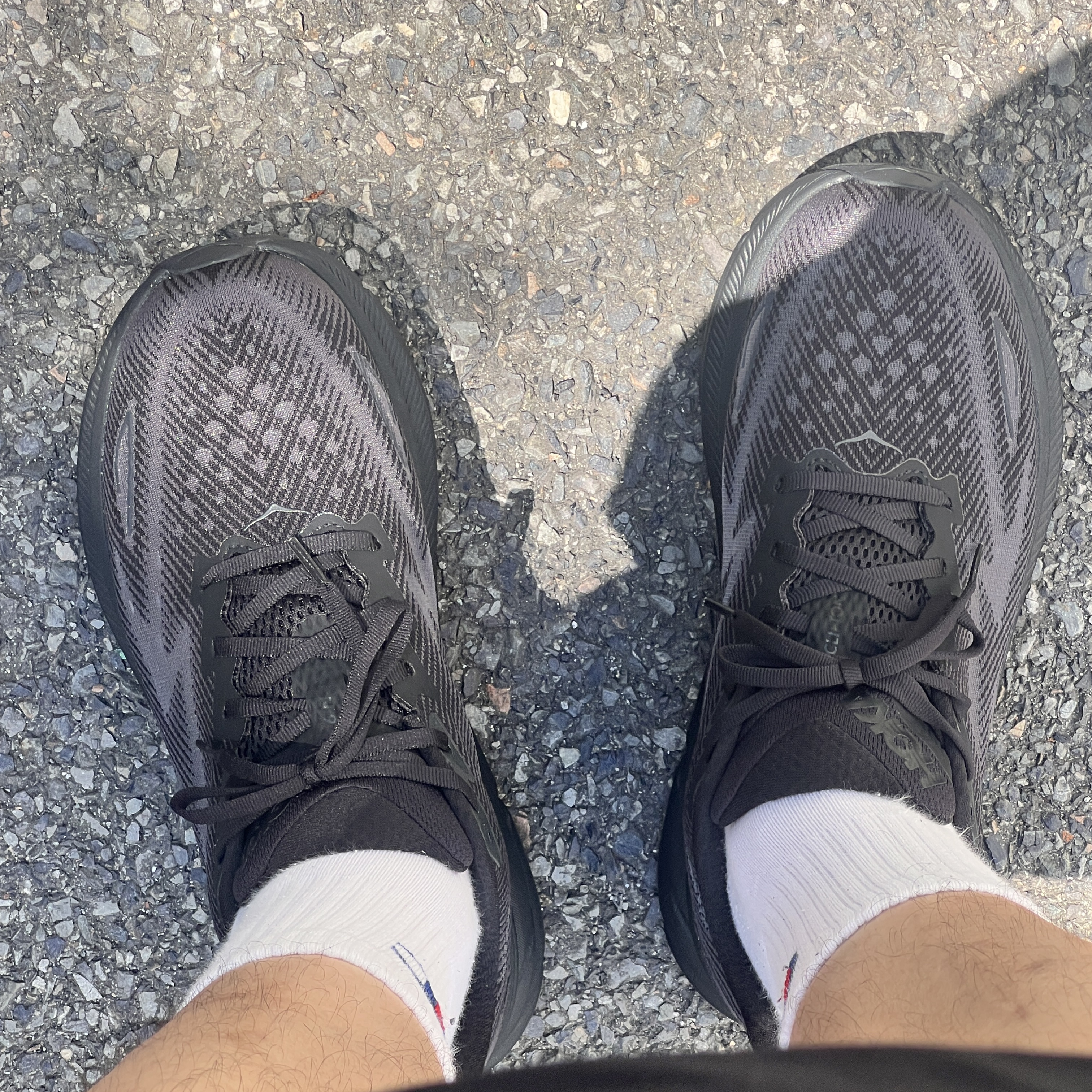 Hoka Clifton 9 Black - Wide 착용 스타일