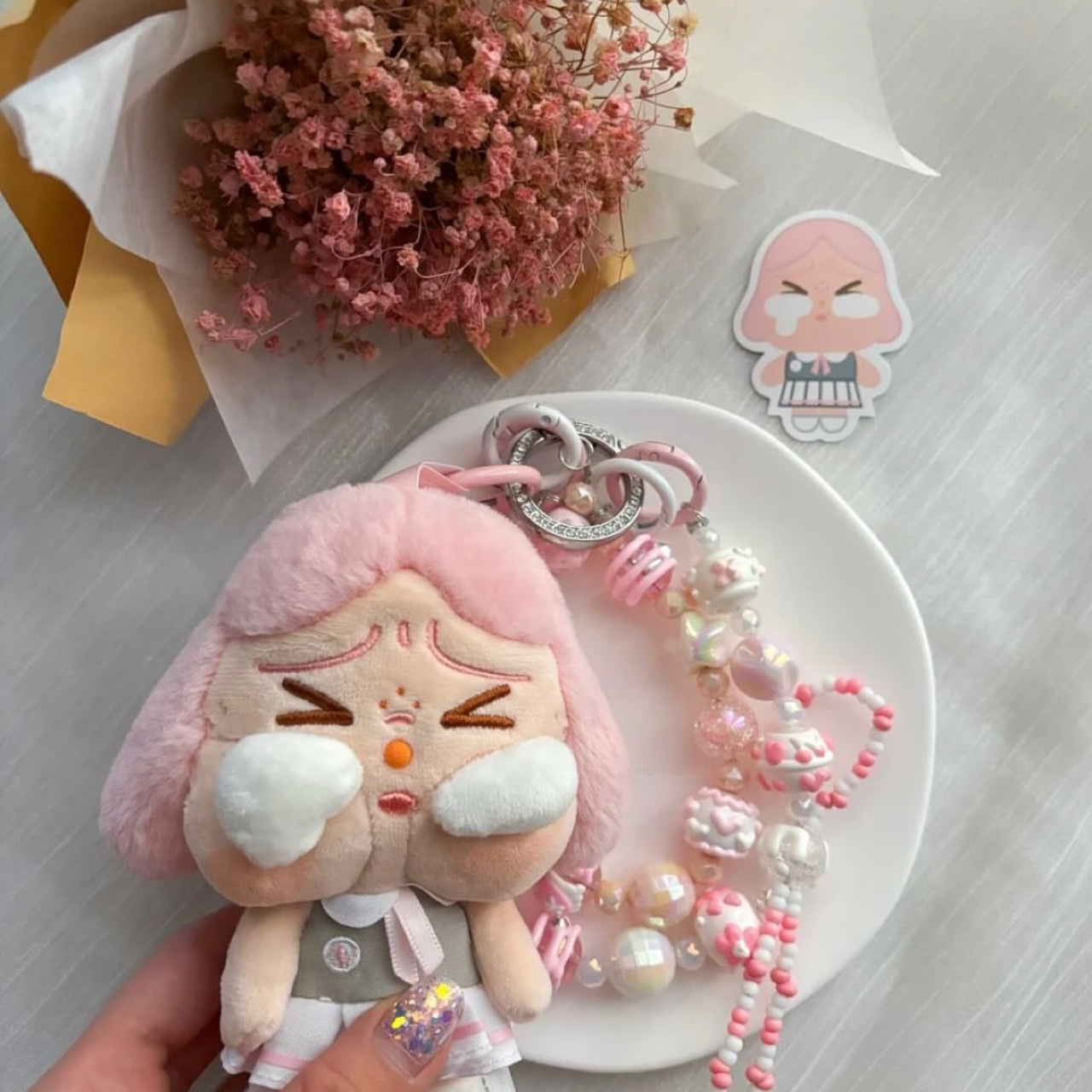 Pop Mart Crybaby Sunset Concert Series Plush Pendant Pink Grey (Opened Case) 착용 스타일