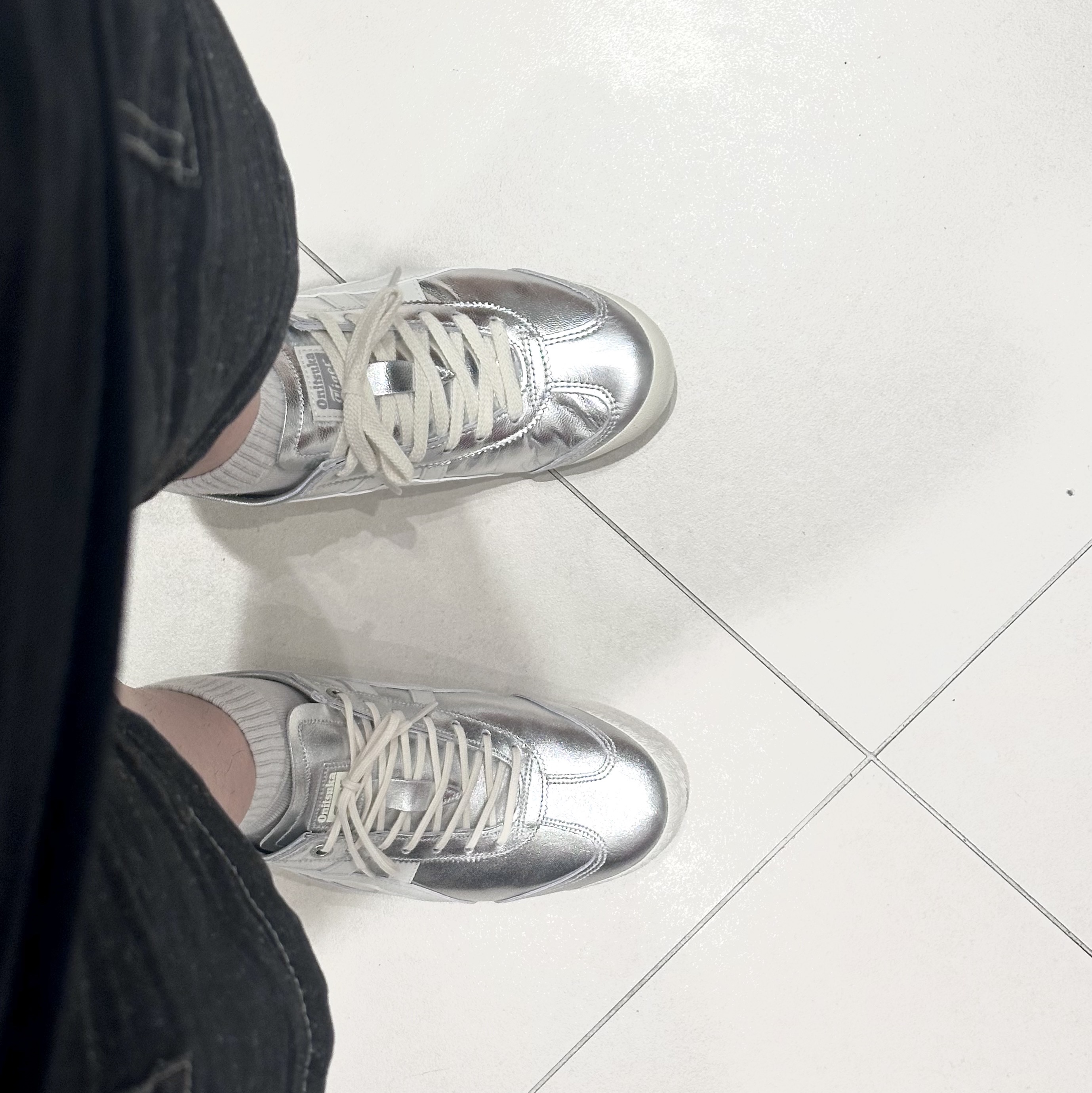 Onitsuka Tiger Mexico 66 Silver Off White 착용 스타일 - 2