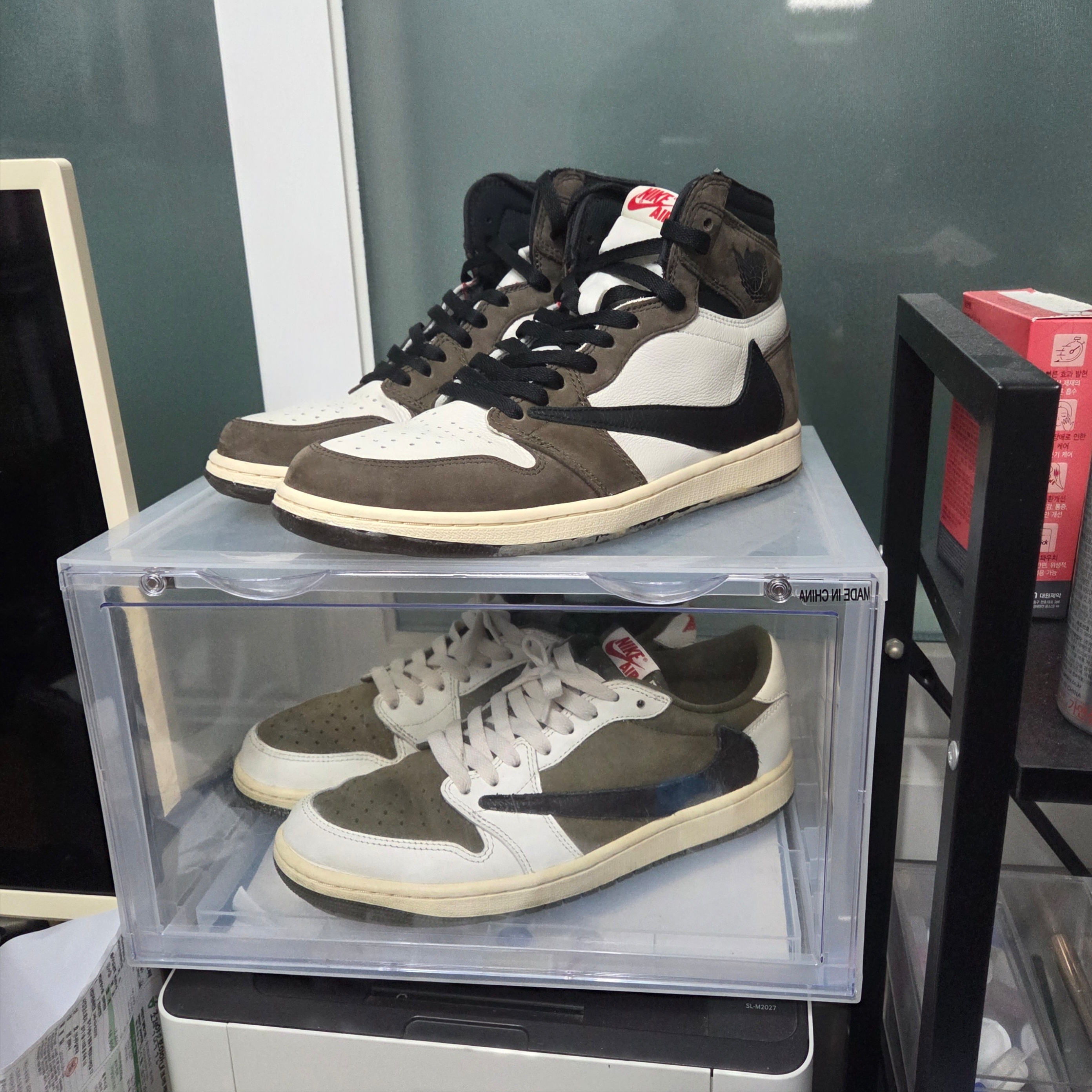 Jordan 1 x Travis Scott Retro High OG SP Mocha, Jordan 1 x Travis Scott Retro Low OG SP Reverse Olive 착용 스타일