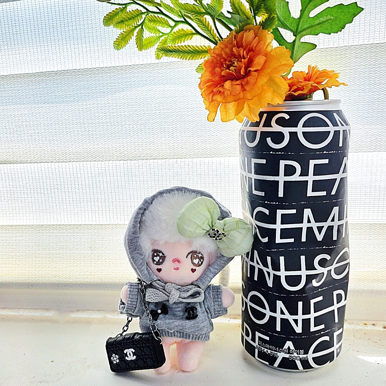 Pop Mart Dimoo Crush On Coffee Series Vinyl Plush Blister Pack, Pop Mart Dimoo Crush On Coffee Series Soft Faced Plush Keychain Sealed Case (6 Blind Boxes) 착용 스타일