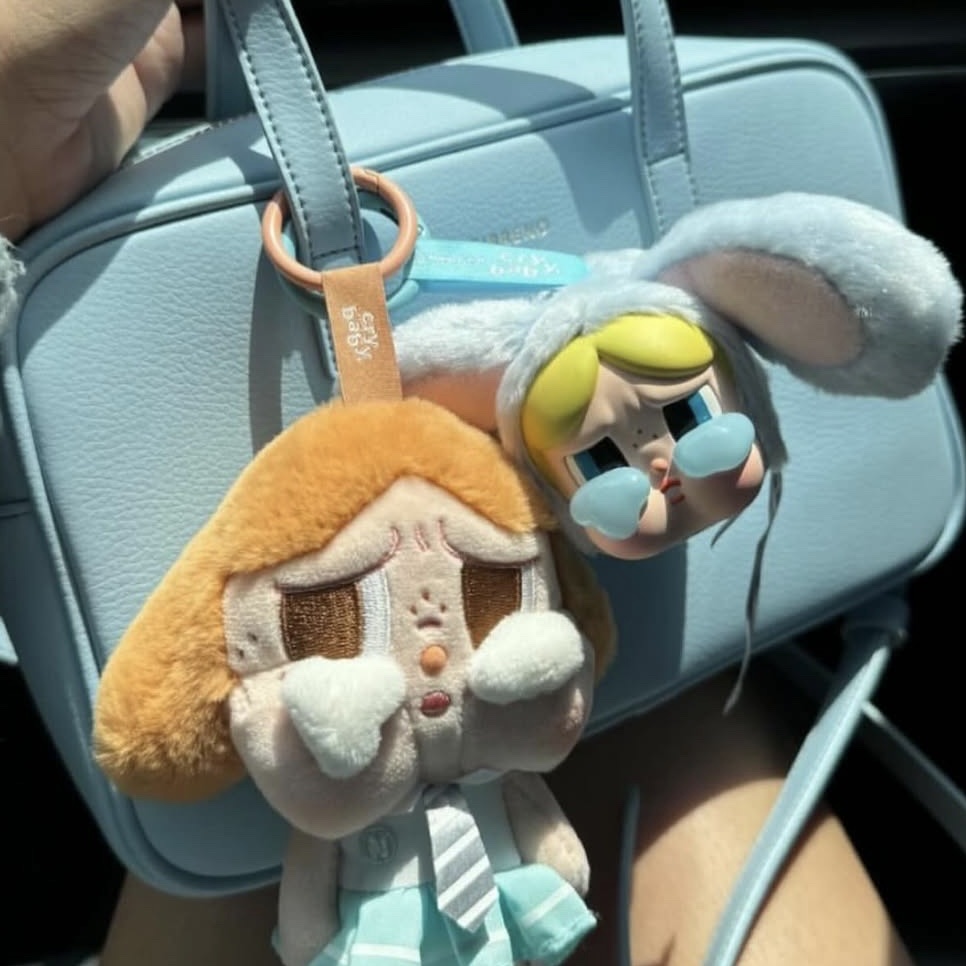 Pop Mart Crybaby Sunset Concert Series Plush Pendant Beige Blue (Opened Case), Pop Mart Crybaby x Powerpuff Girls Series Keyring Bunny Bubbles (Opened Case) 착용 스타일