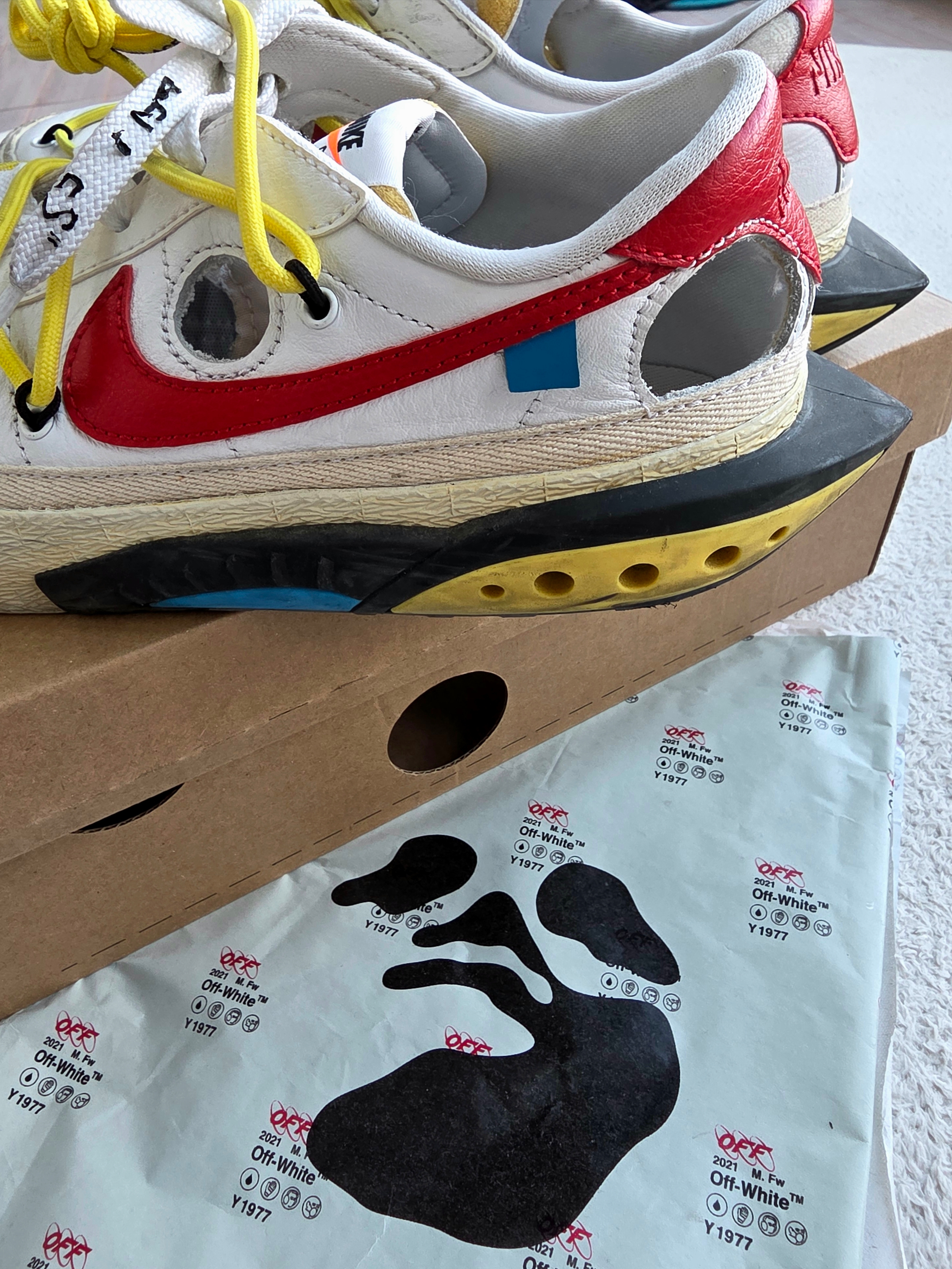 Nike x Off-White Blazer Low '77 White and University Red 착용 스타일 - 3