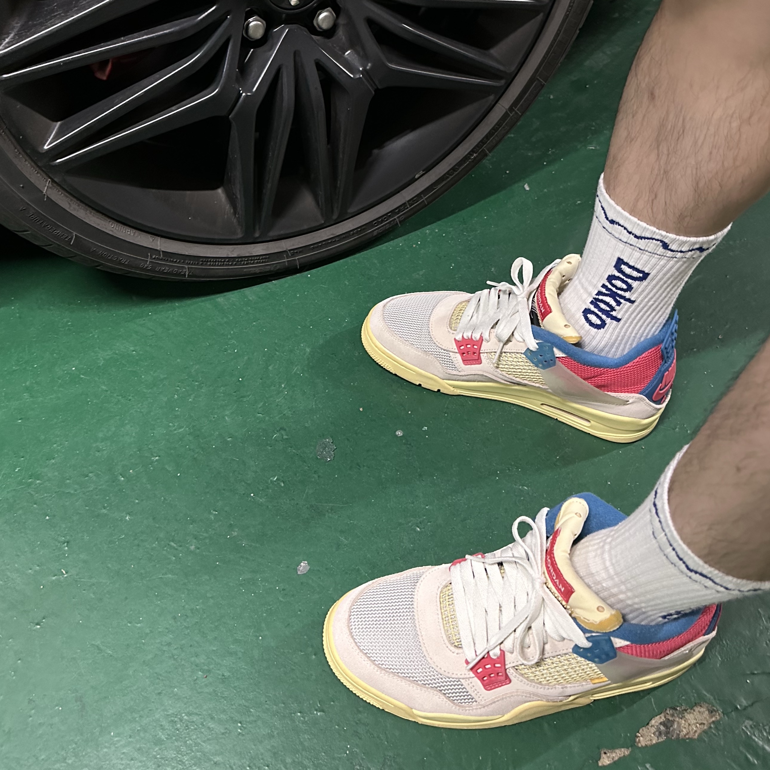 Jordan 4 x Union Retro Guava Ice 착용 스타일