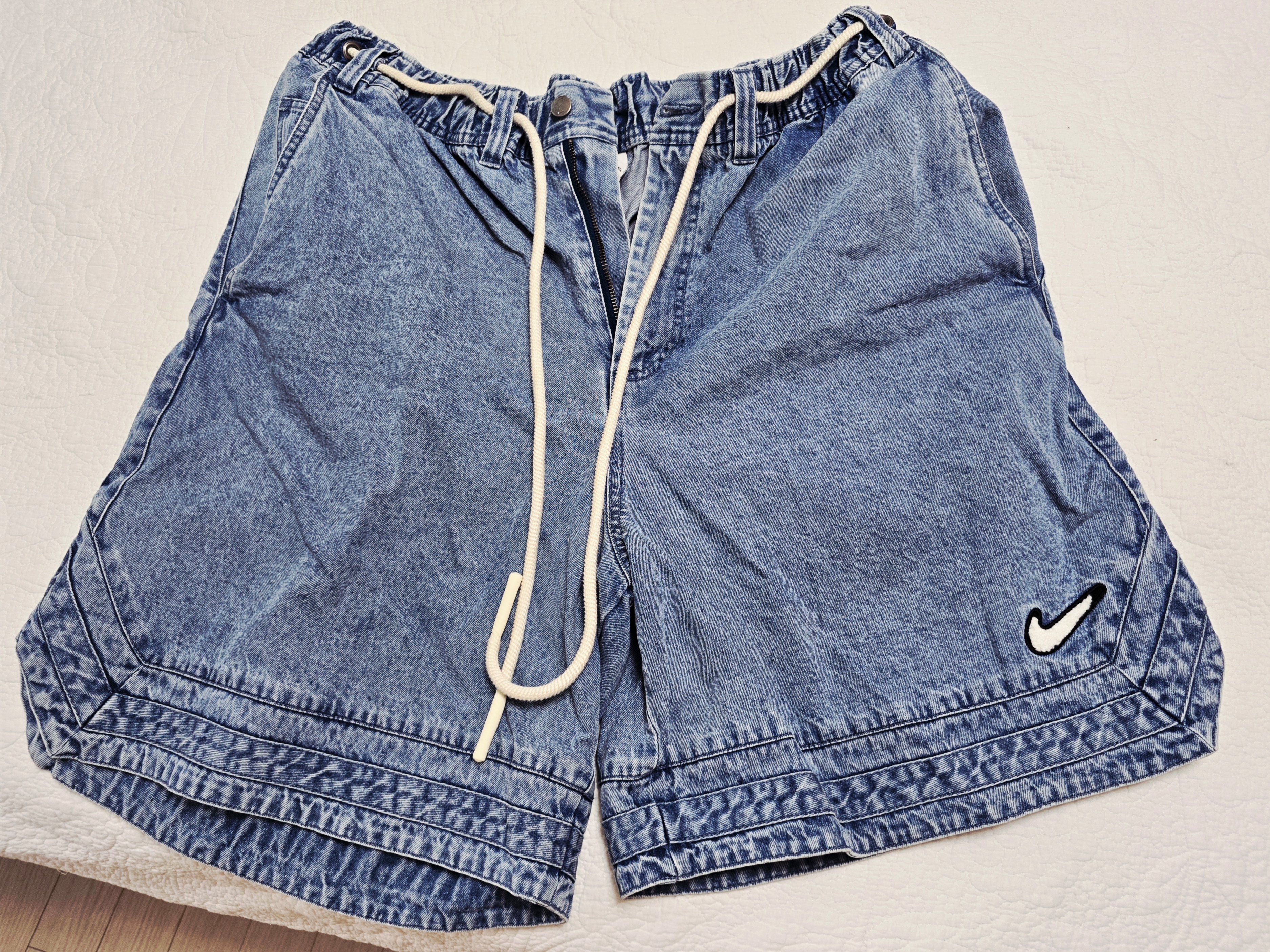Nike 10 Inch Denim Basketball Shorts Blue Grey Pale Ivory 착용 스타일