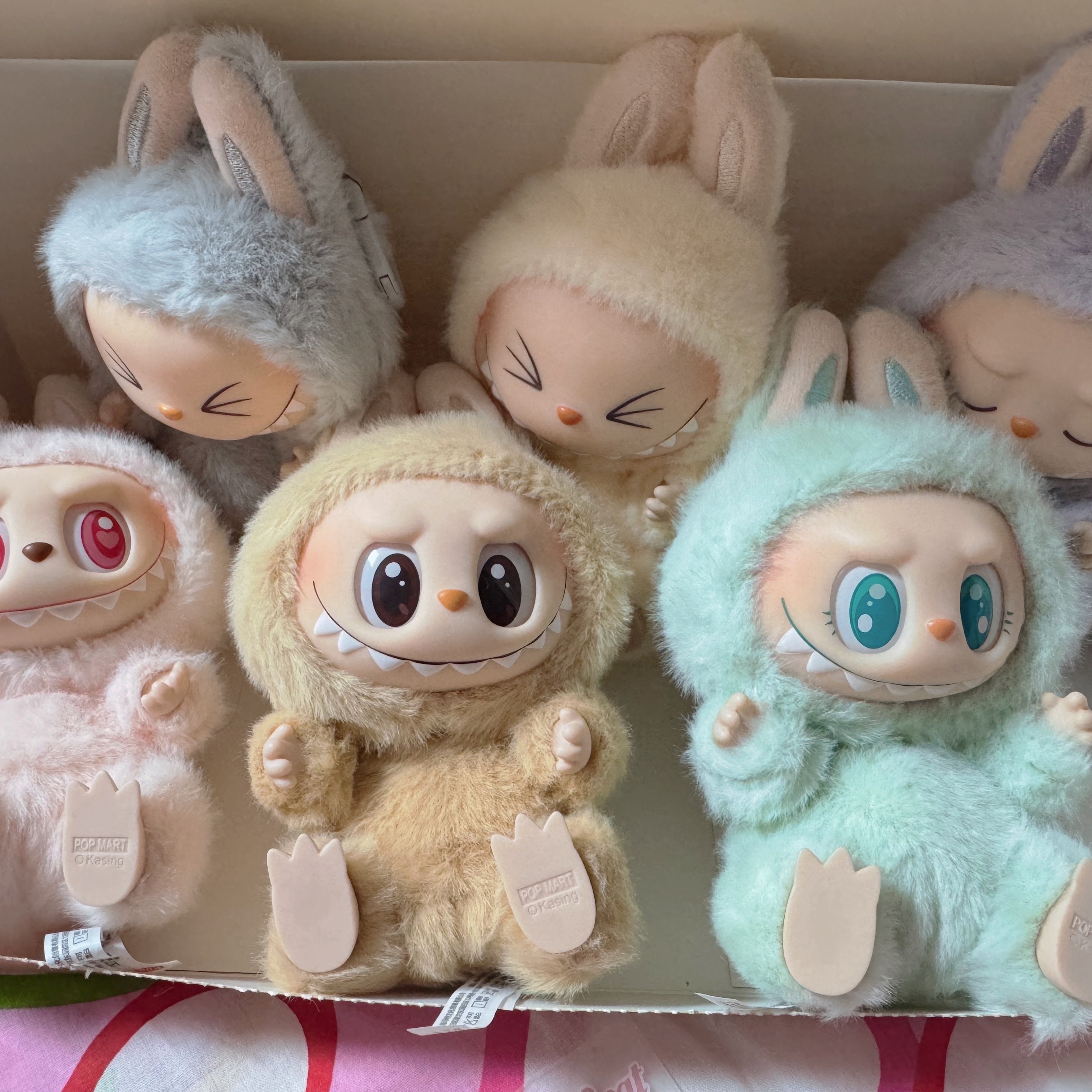 Pop Mart Labubu Let's Play Together Doll Series Sealed Case (6 Blind Boxes) 착용 스타일 - 1