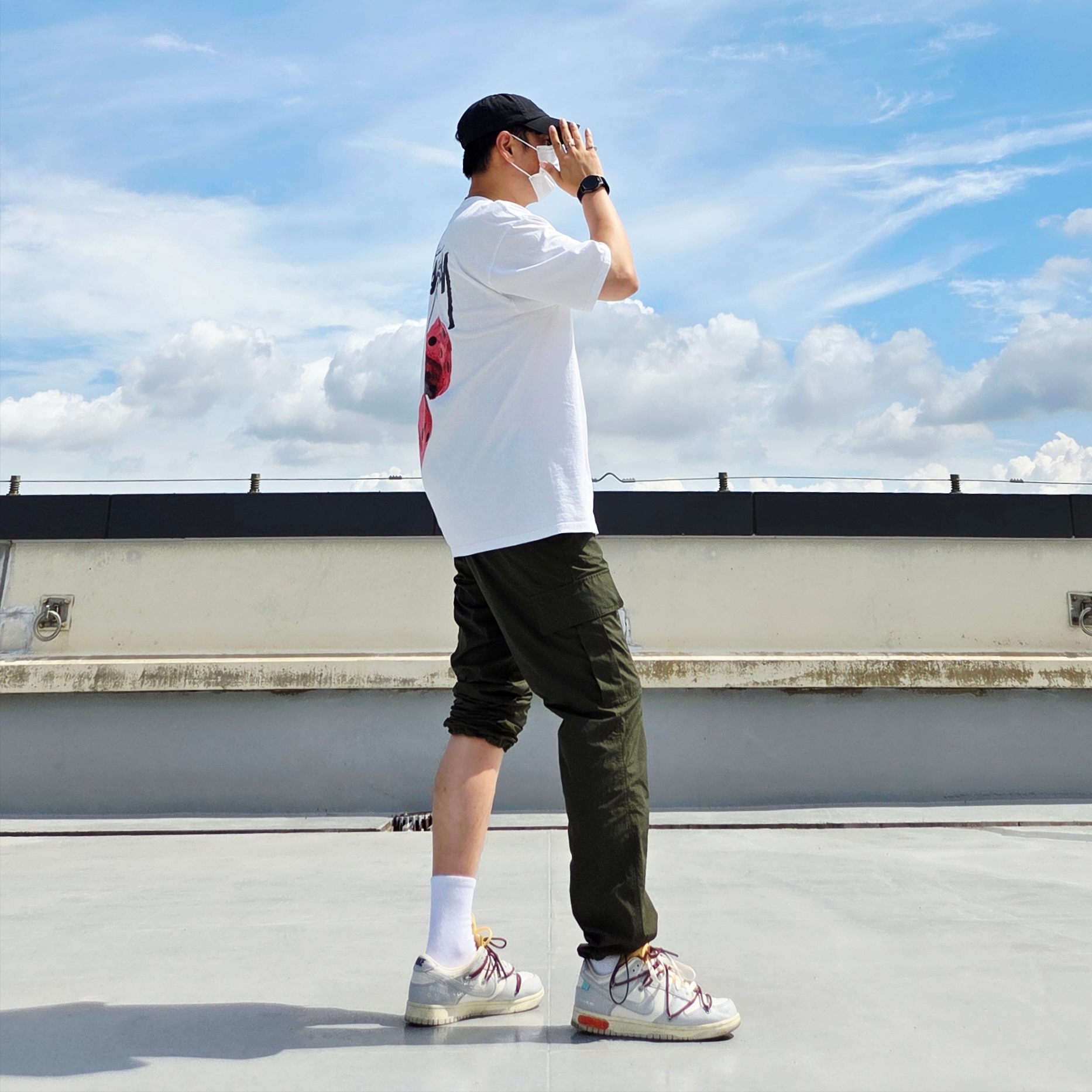 Stussy Fuzzy Dice T-Shirt White, Stussy Stock Low Pro Cap Black 착용 스타일 - 5
