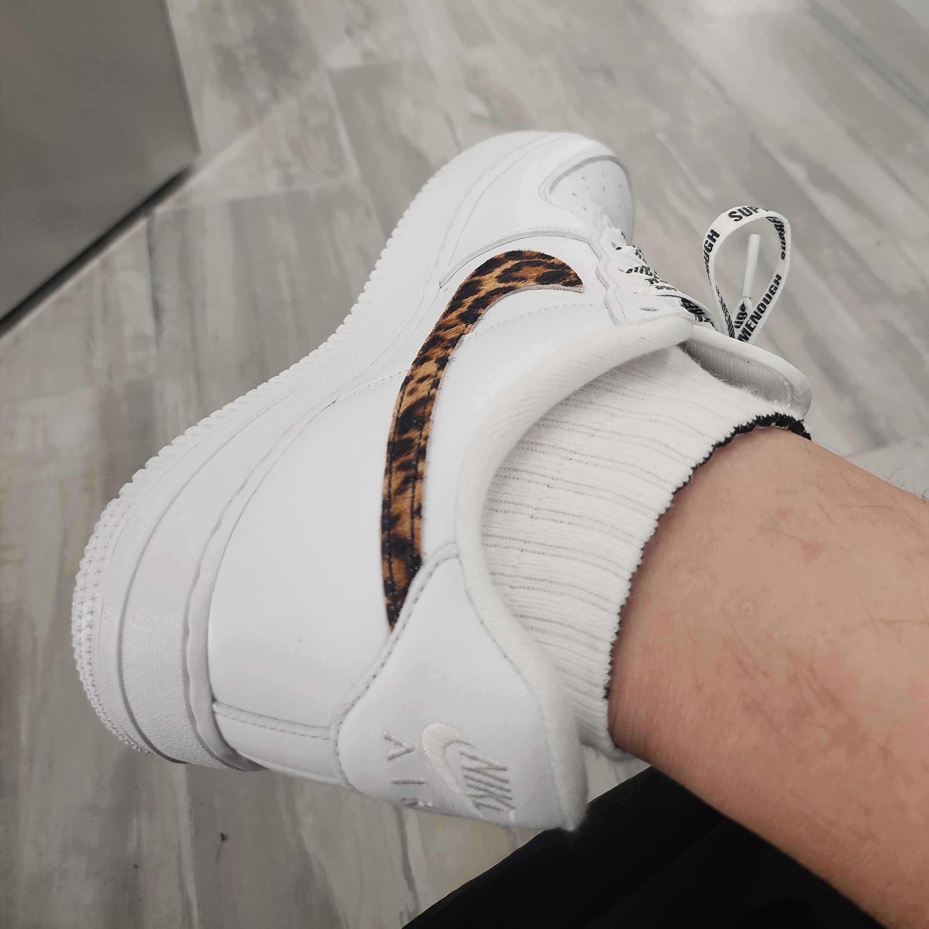 Nike x Supreme x GOODENOUGH Air Force 1 Low White - 25SS 착용 스타일 - 3