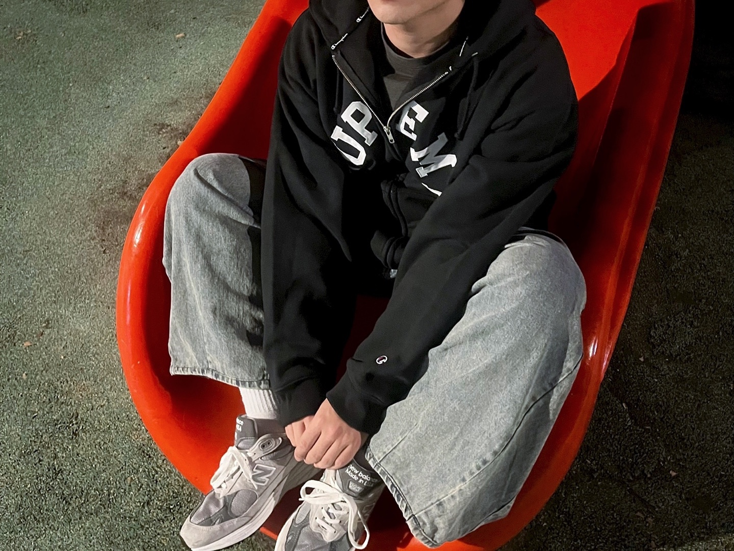 Supreme x Champion Zip Up Hooded Sweatshirt Black - 24SS, New Balance 993 Made in USA Grey - D Standard 착용 스타일 - 2