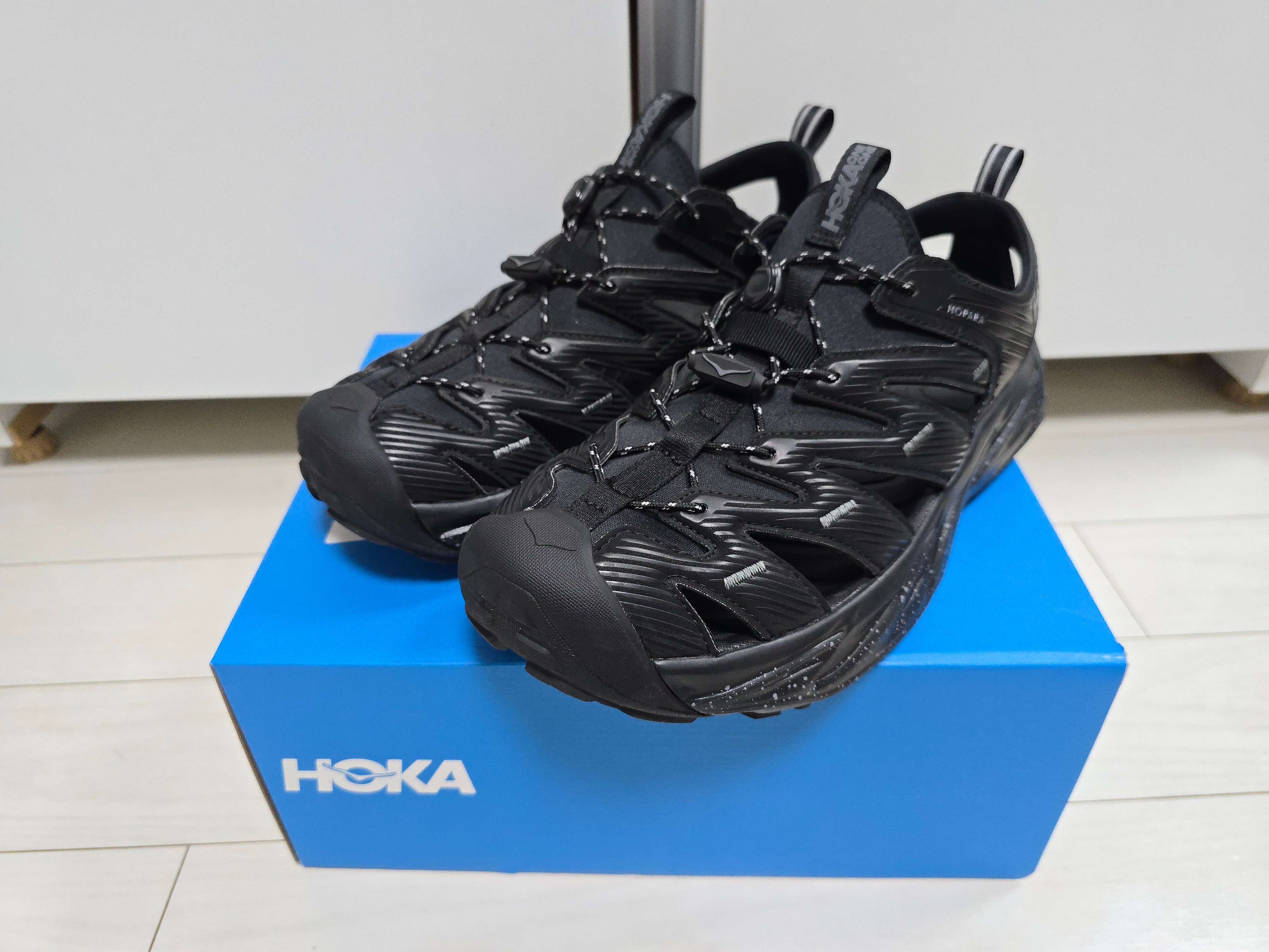 Hoka Hopara Black Castle Rock 착용 스타일