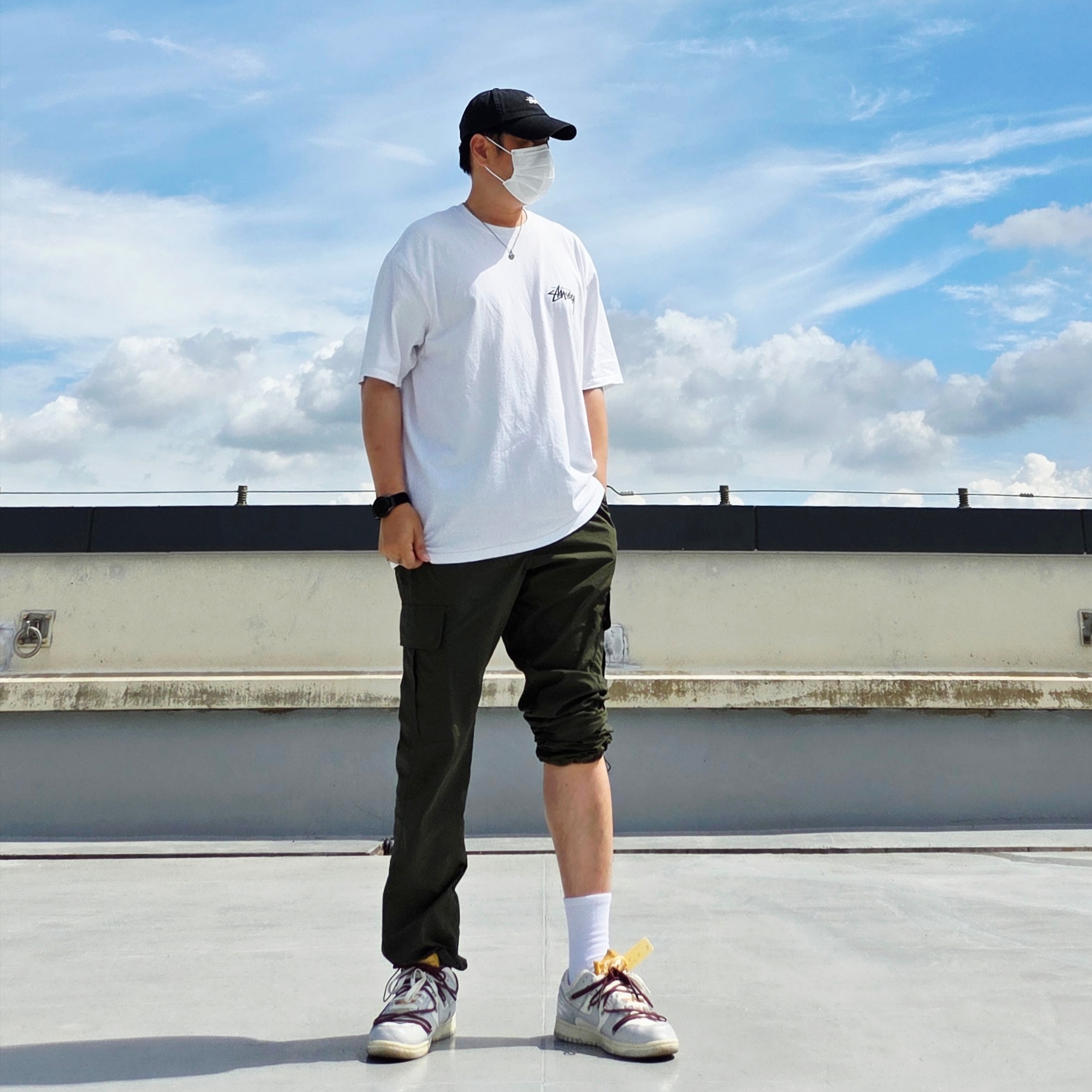 Stussy Fuzzy Dice T-Shirt White, Stussy Stock Low Pro Cap Black 착용 스타일 - 4