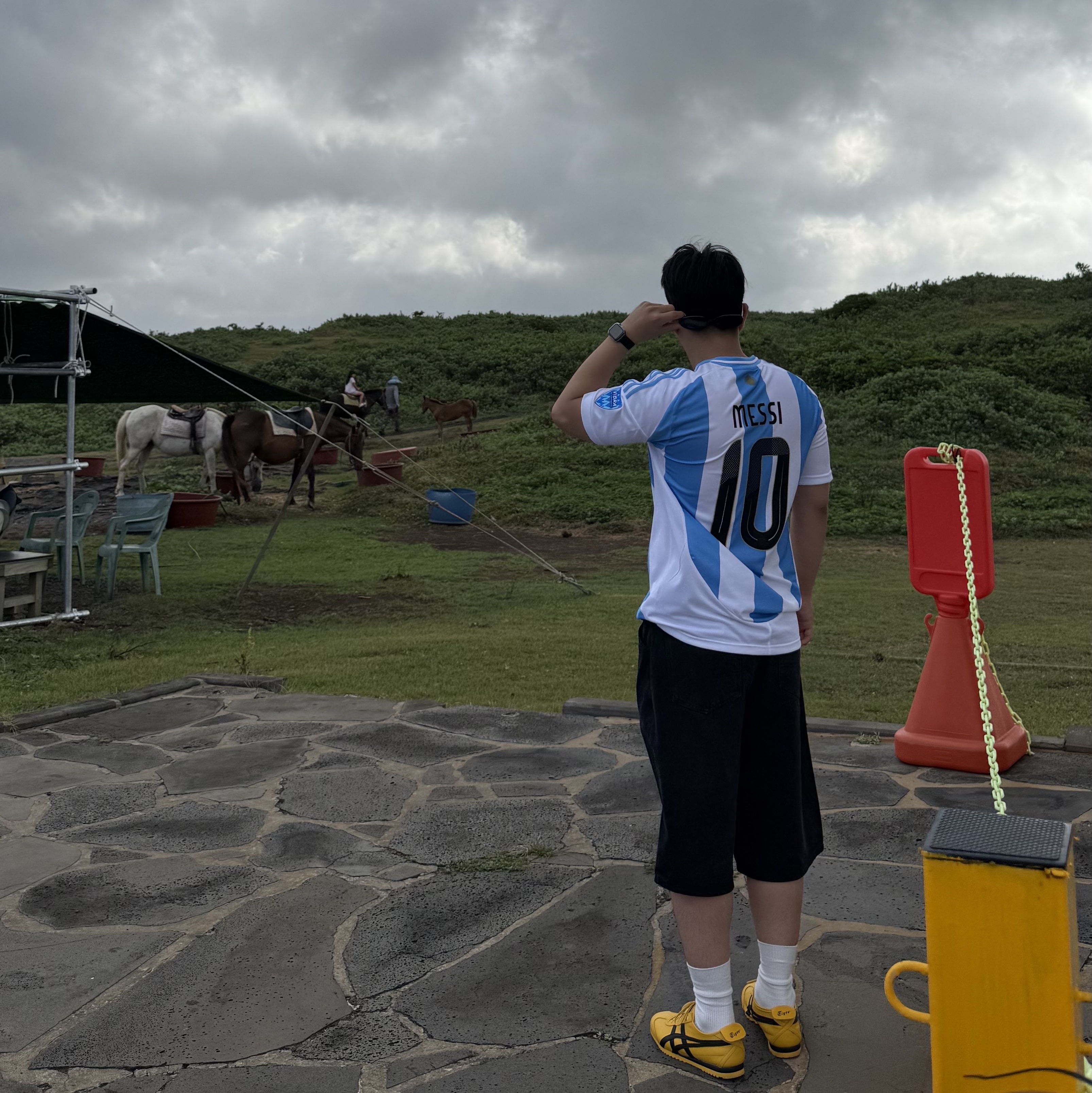 Onitsuka Tiger Mexico 66 SD Yellow Black, Adidas Argentina 2024 Home Jersey White Blue Burst - KR Sizing (Non Marking Ver.) 착용 스타일