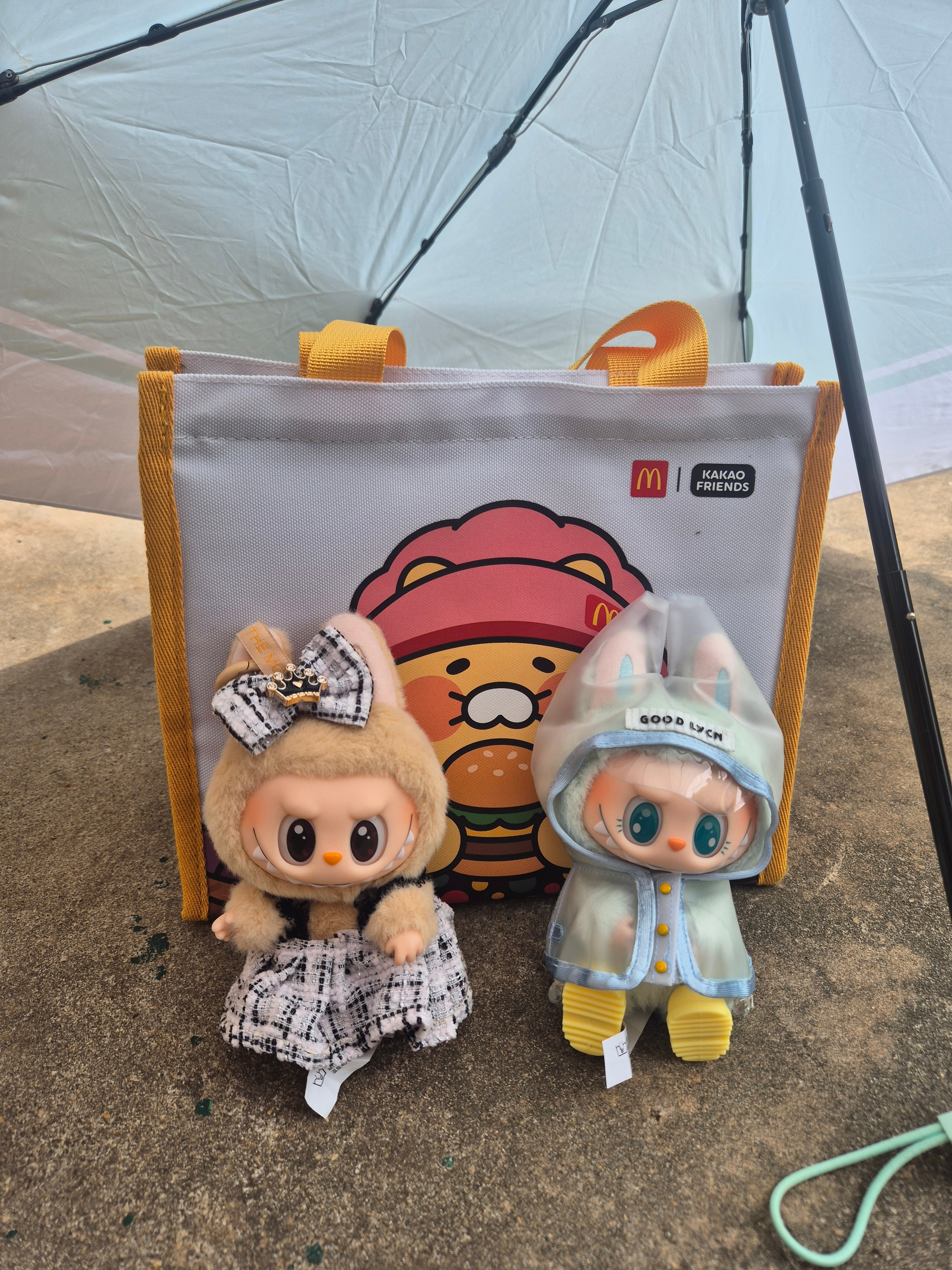 McDonald’s x Kakao Friends Choonsik Cooler Bag, Pop Mart Labubu Let's Play Together Doll Series Baba Keyring (Opened Case) 착용 스타일
