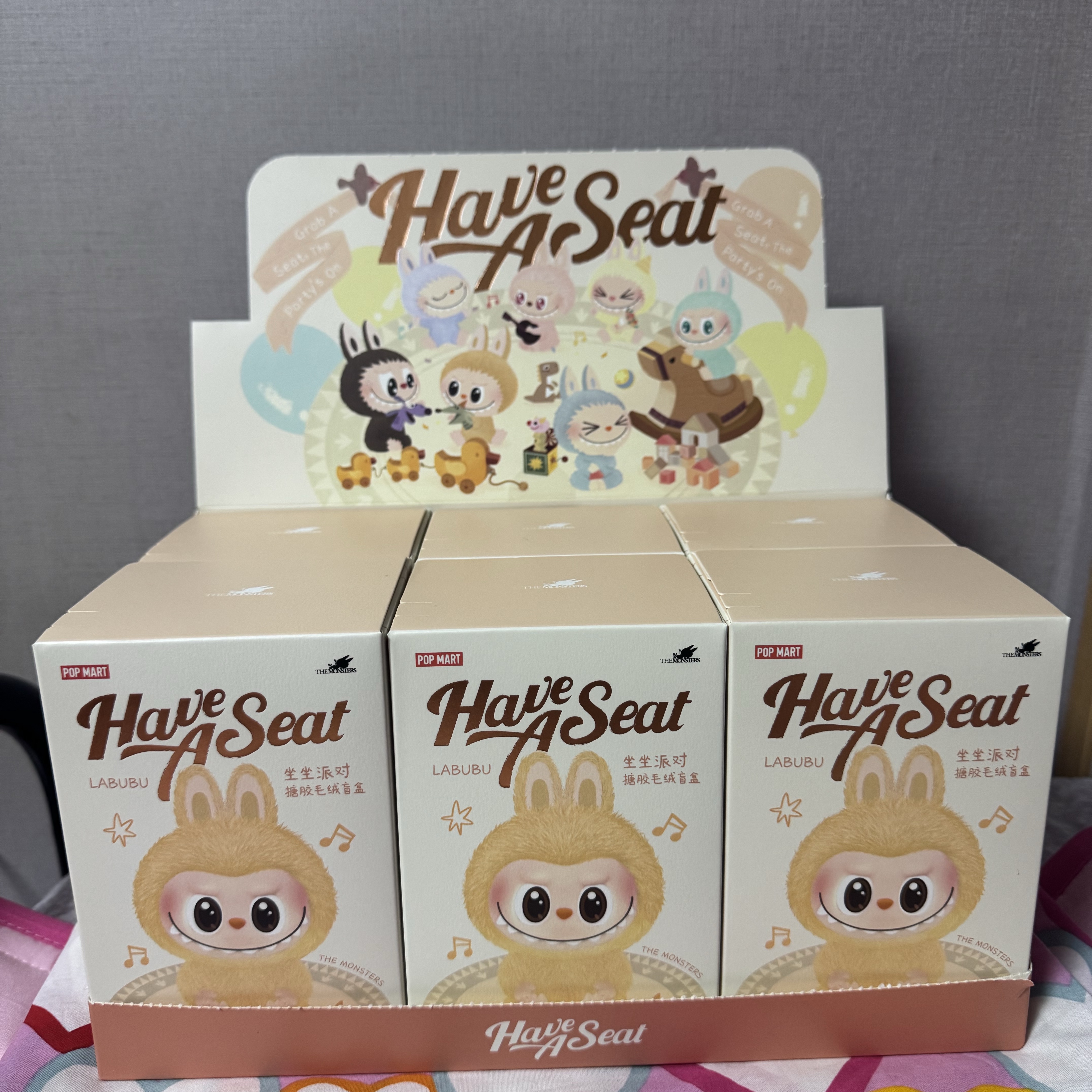 Pop Mart Labubu Let's Play Together Doll Series Sealed Case (6 Blind Boxes) 착용 스타일 - 2