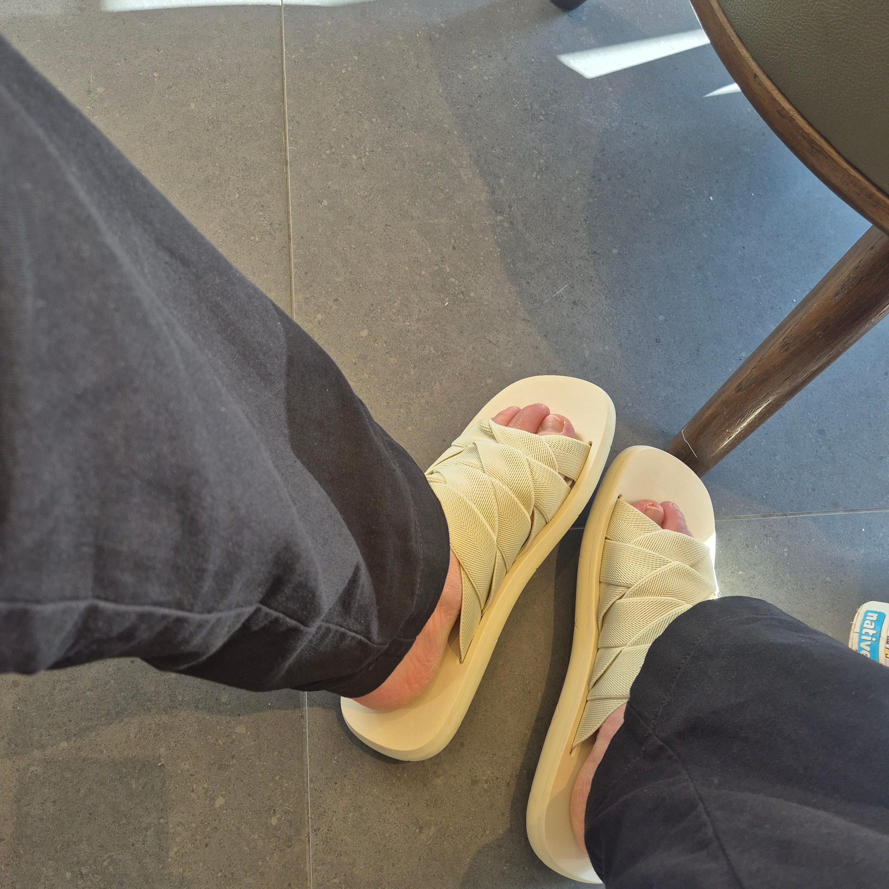 Bottega Veneta Plat Mule Sea Salt 착용 스타일