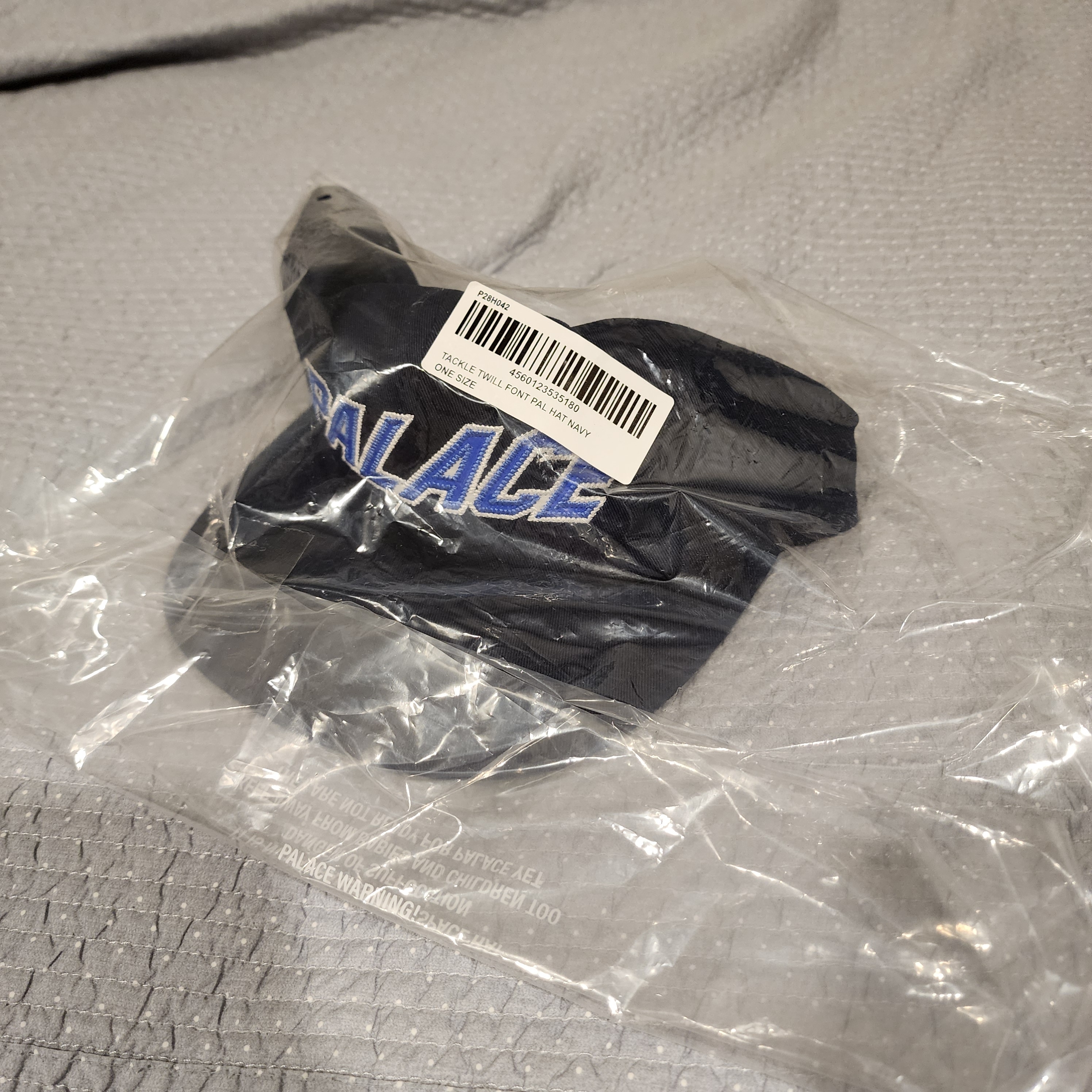 Palace Tackle Twill Font Pal Hat Navy - 25SS 착용 스타일