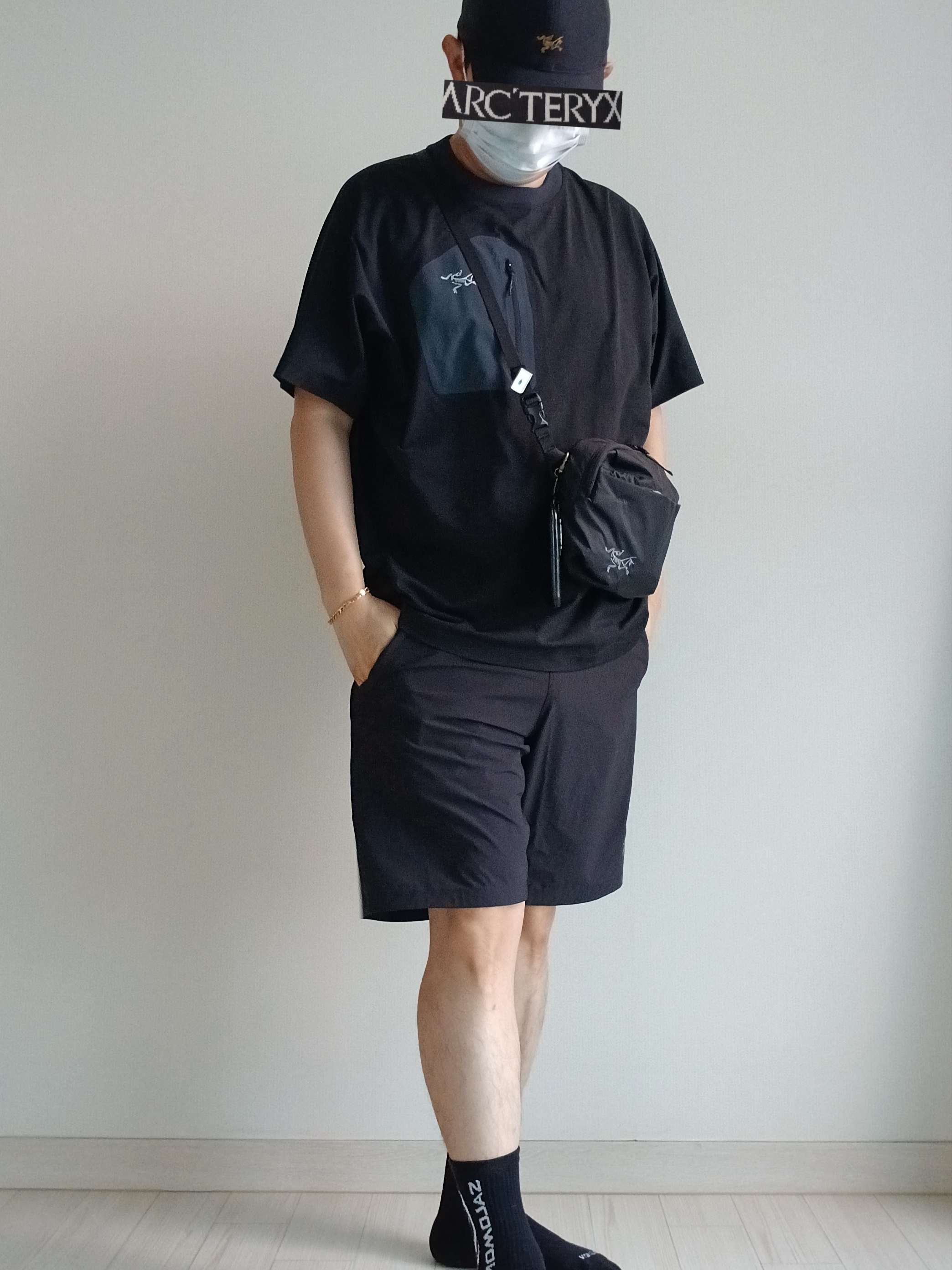 Arc'teryx Small Bird Cap Black, Arc'teryx Konseal Pocket T-Shirt Black Grey 착용 스타일 - 1