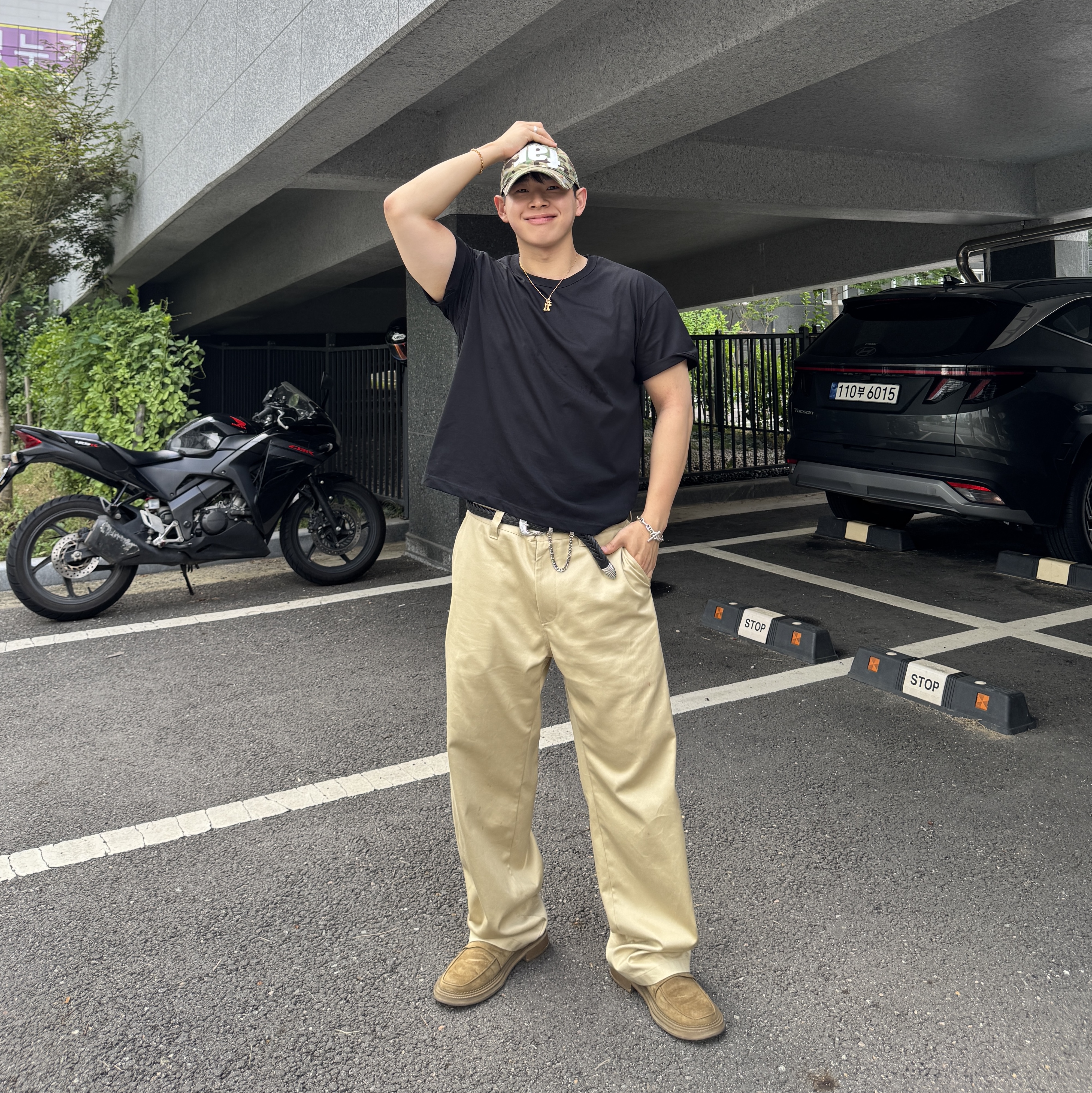 Nonnod Side cargo shorts Beige 착용 스타일 - 5