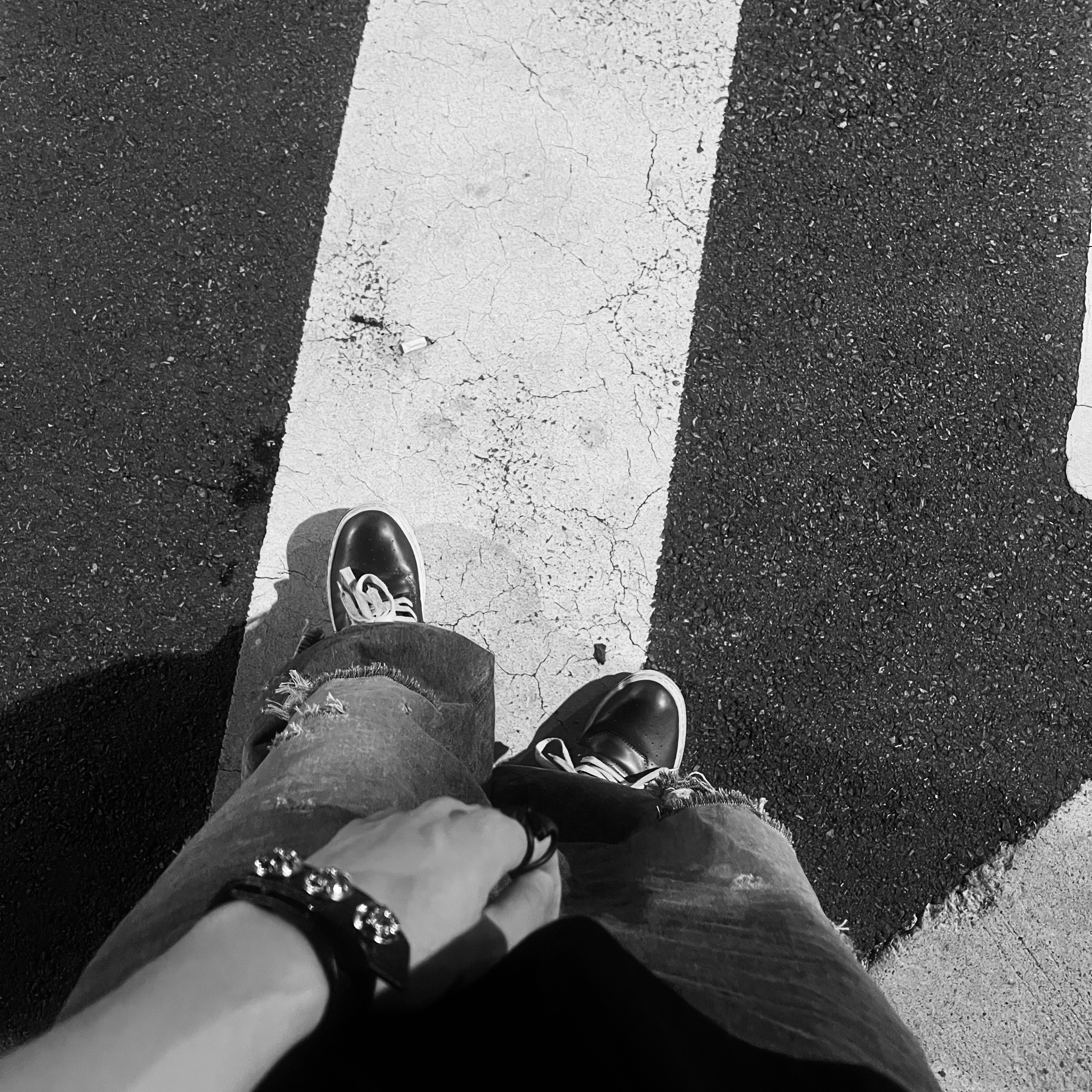 Rick Owens Geobasket Sneakers Black Milk, Chrome Hearts Silichrome Infinity CH Cross Ring Black - 2022/2023 착용 스타일 - 1