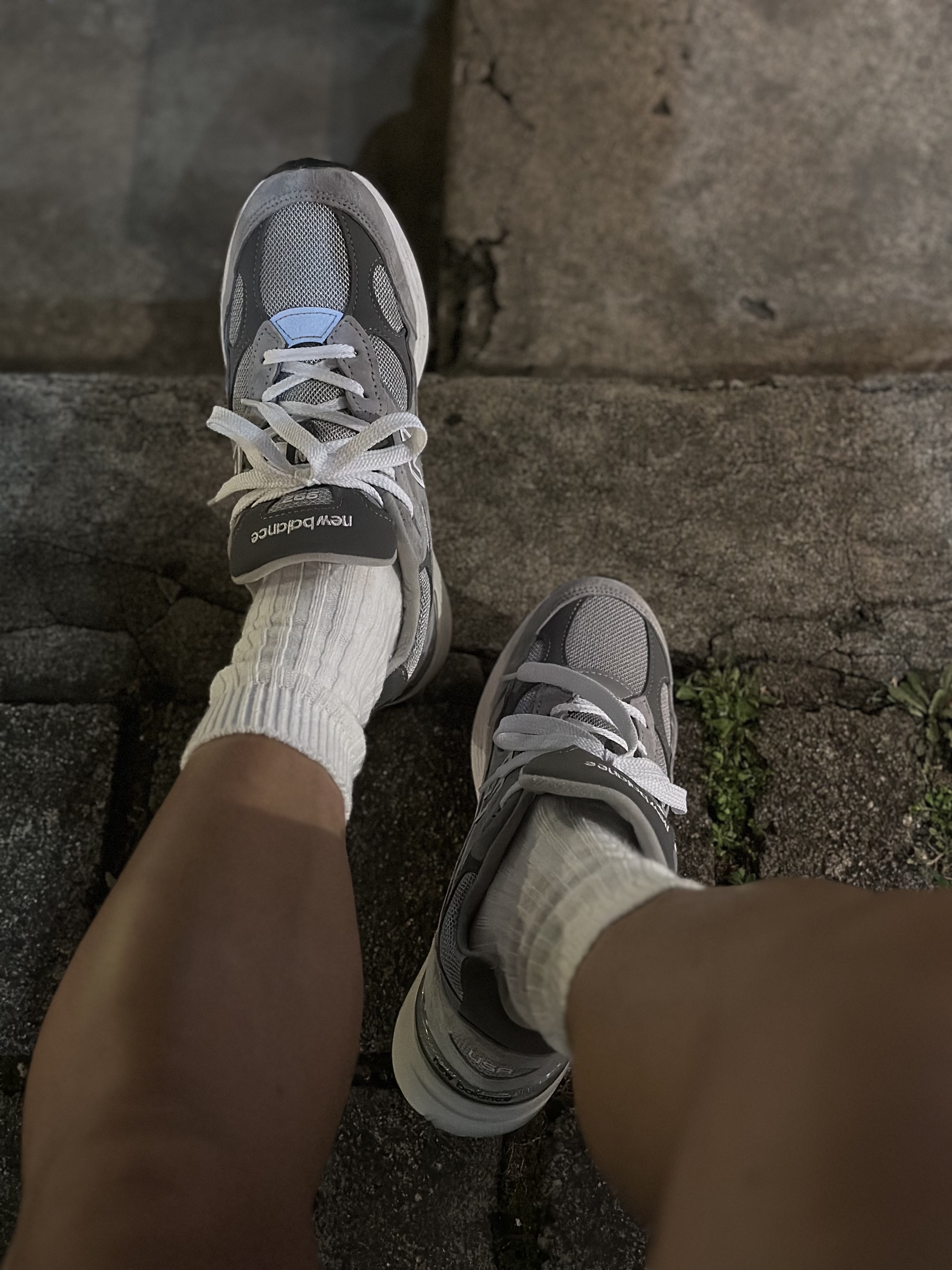 New Balance 992 Made in USA Core Grey Silver Metallic 착용 스타일