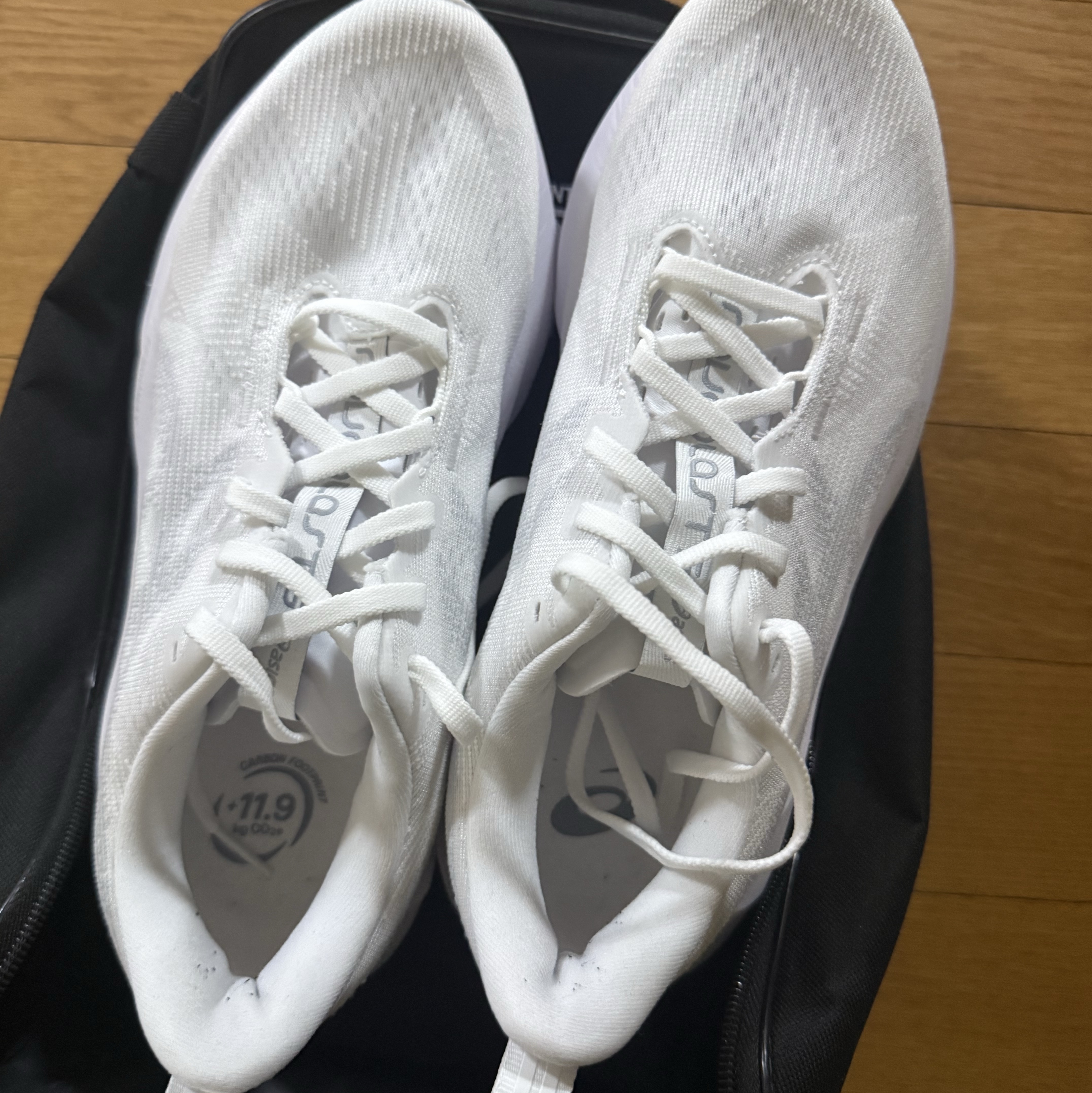 (W) Asics Novablast 5 White Piedmont Grey 착용 스타일