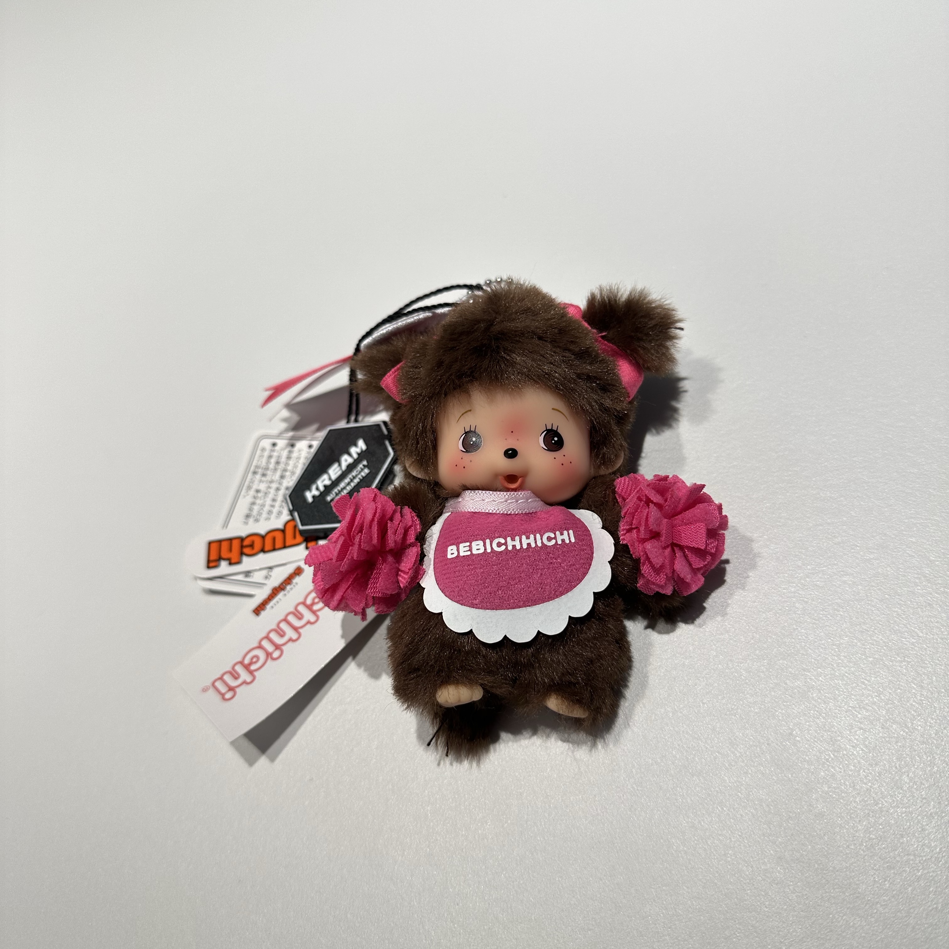 Monchhichi Happy Color Bebichhichi Key Chain Pink 착용 스타일