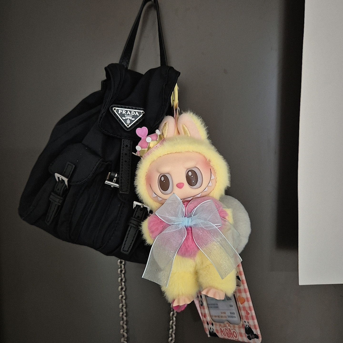 Pop Mart The Monsters Checkmate Series Plush Keyring 착용 스타일