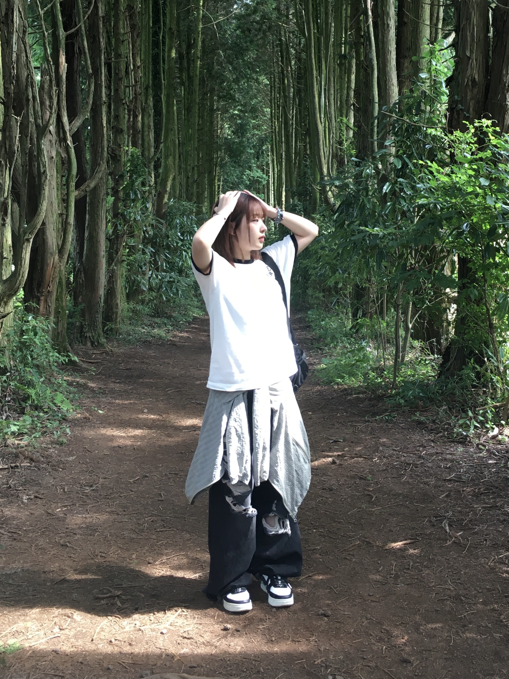 Punch Drunk Parties The Partier Ringer Tee White, The Coldest Moment Check Windstopper Green 착용 스타일 - 2