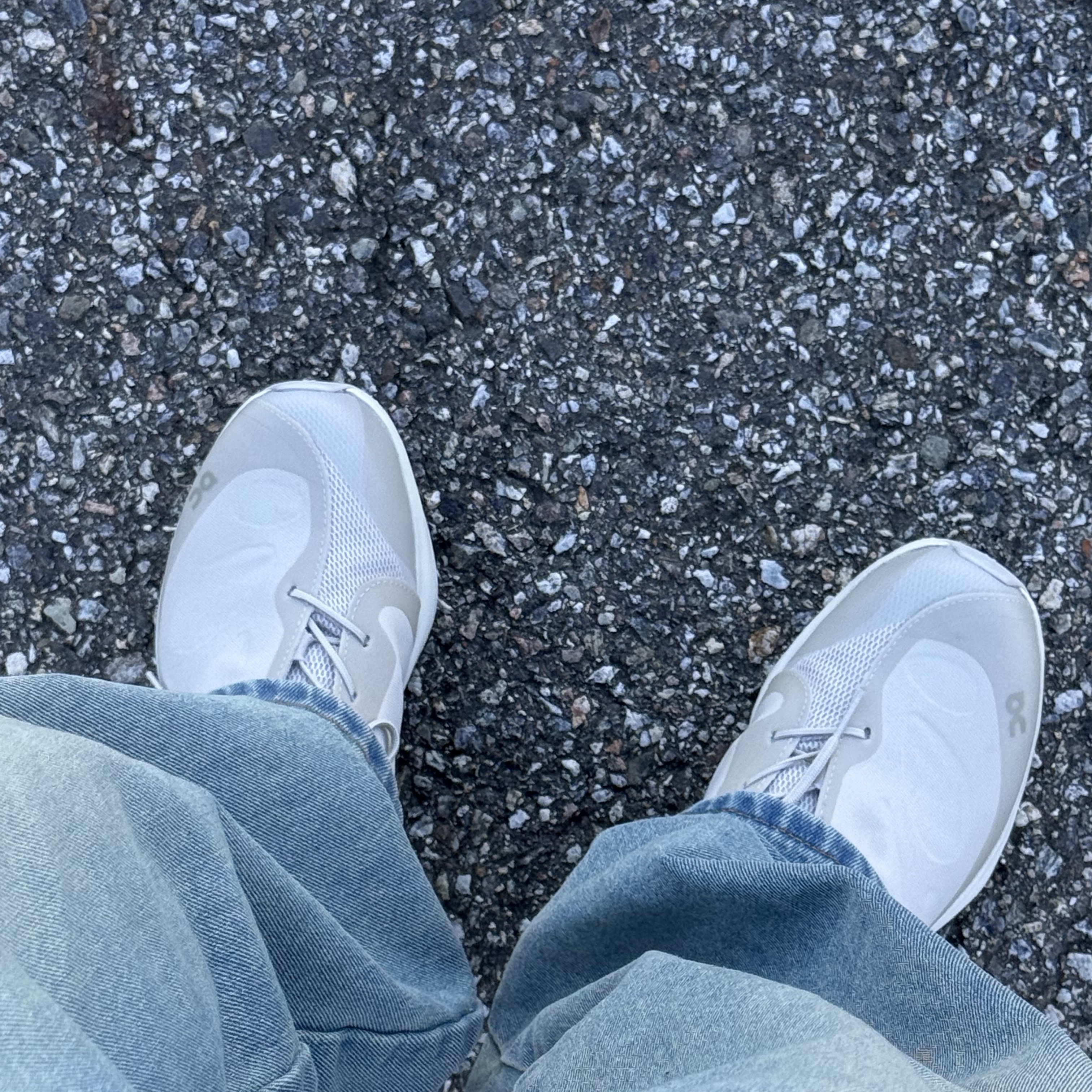On Running x Post Archive Faction (Paf) Cloudventure Peak Ice Moon, Suade Contour Pocket Denim Vintage Blue 착용 스타일