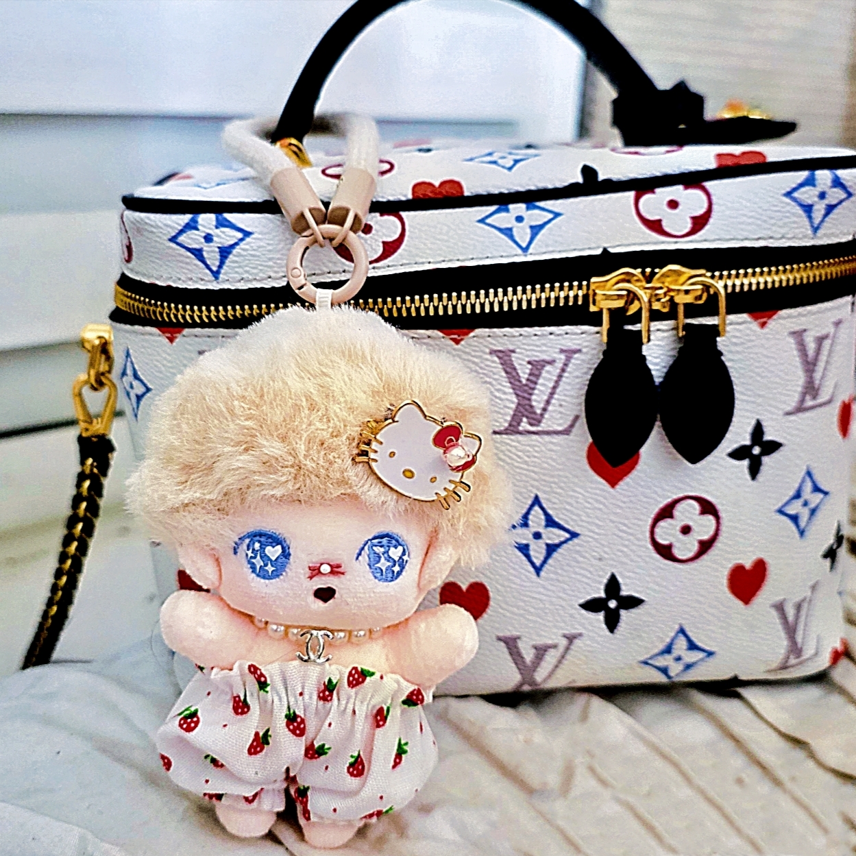 Pop Mart Dimoo World x Disney Series Plush Keyring Sealed Case (6 Blind Boxes), Louis Vuitton x Murakami Takashi Card Holder Multicolor 착용 스타일