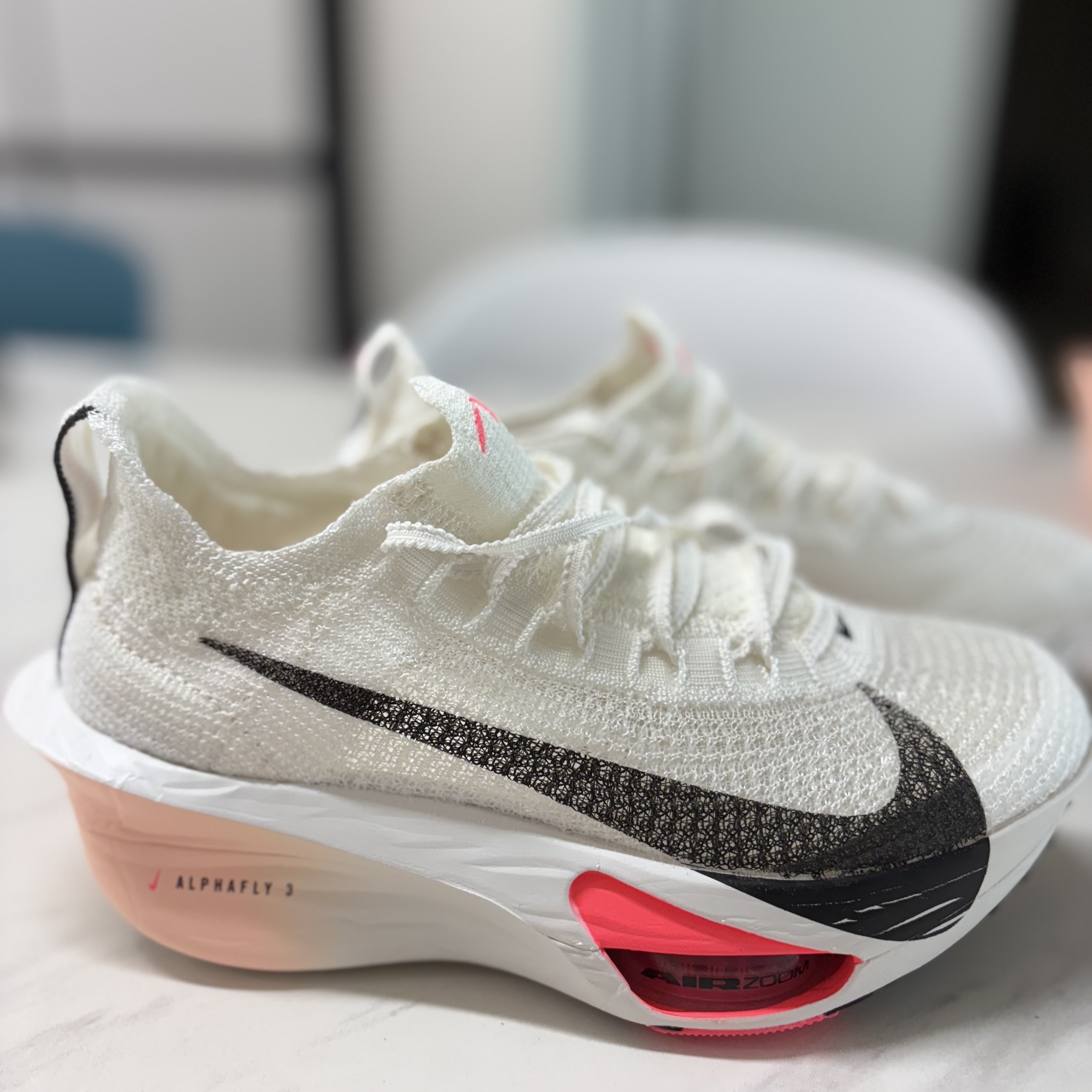 (W) Nike Air Zoom Alphafly Next% 3 Sail Crimson Tint 착용 스타일