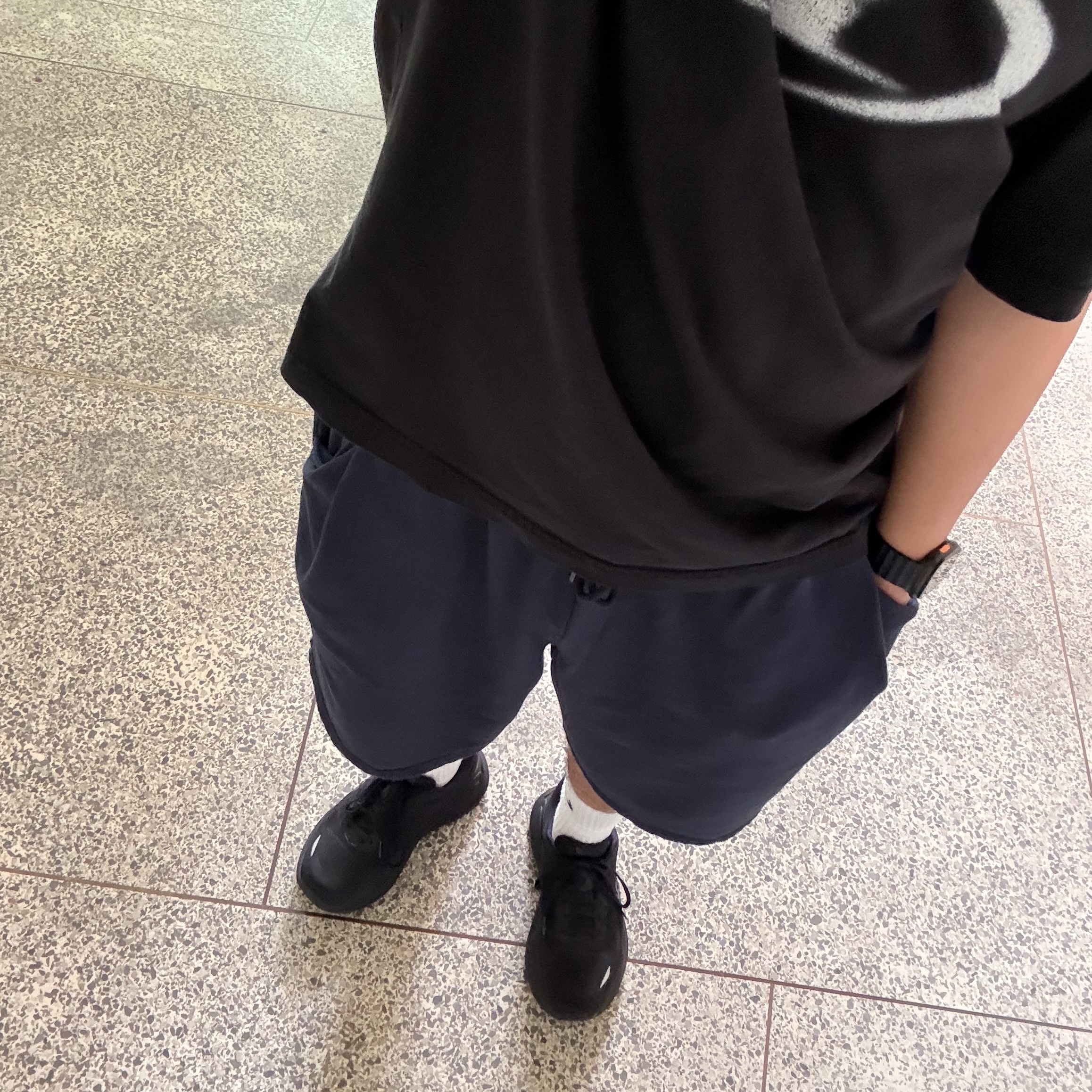 Hoka Bondi 9 Black - Wide 착용 스타일
