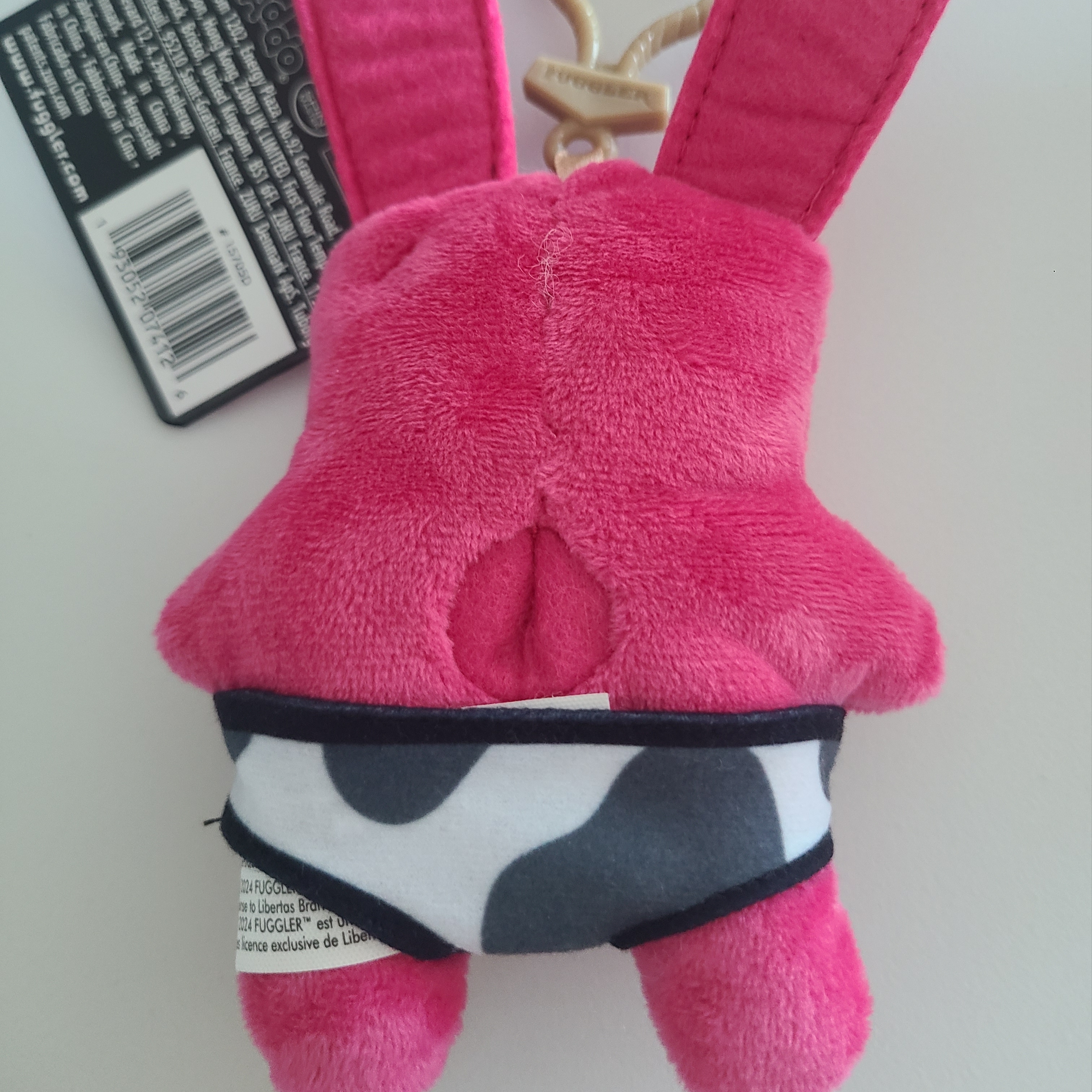 Fuggler Rabid Rabbit Pink Keyring 착용 스타일 - 2