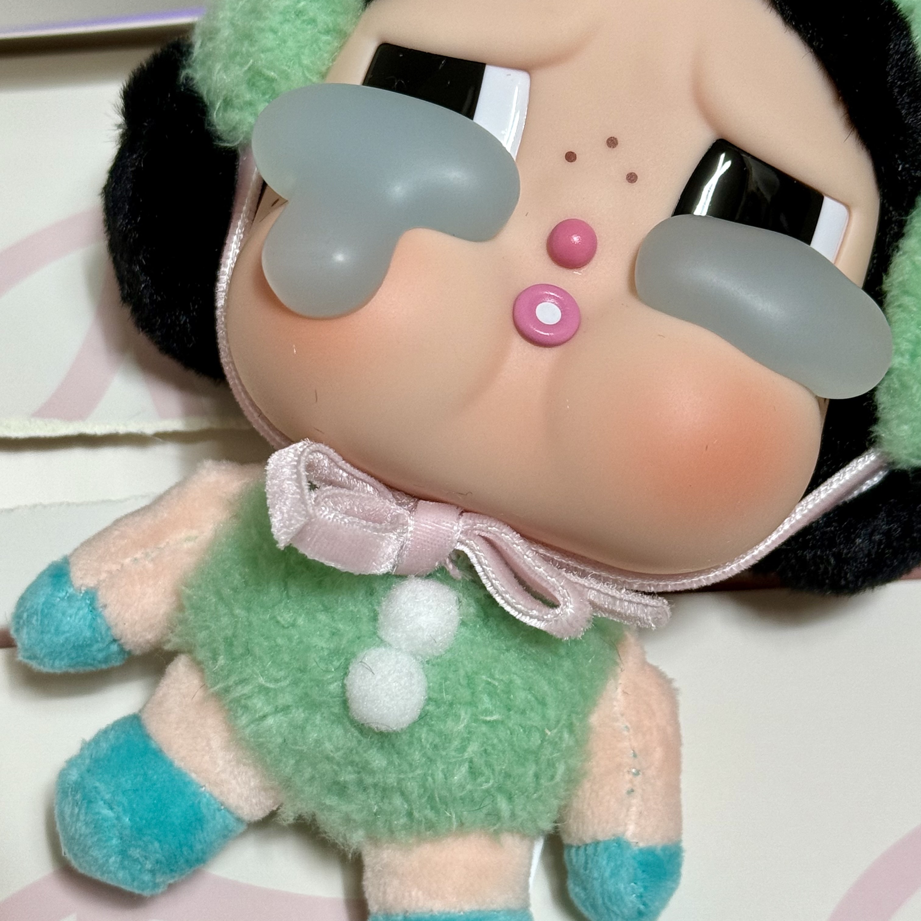 Pop Mart Crybaby Crying Again Series Plush Keyring Sealed Case (6 Blind Boxes) 착용 스타일 - 4