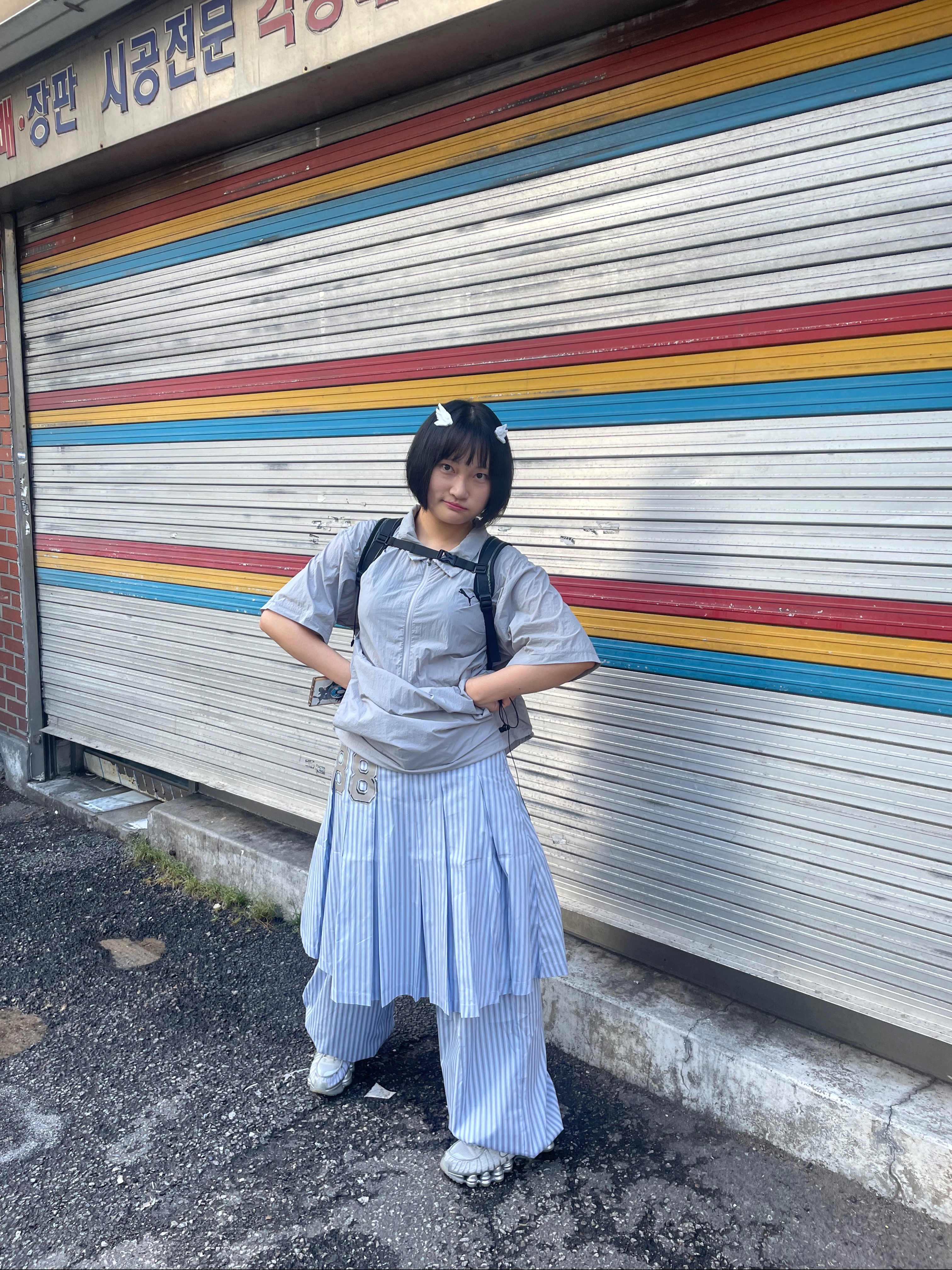 (W) Nike Shox TL Pure Platinum and Metallic Silver, [KREAM 단독] Miuki Kiel_00 Wing Hair Clip White 2ea/set 착용 스타일 - 2