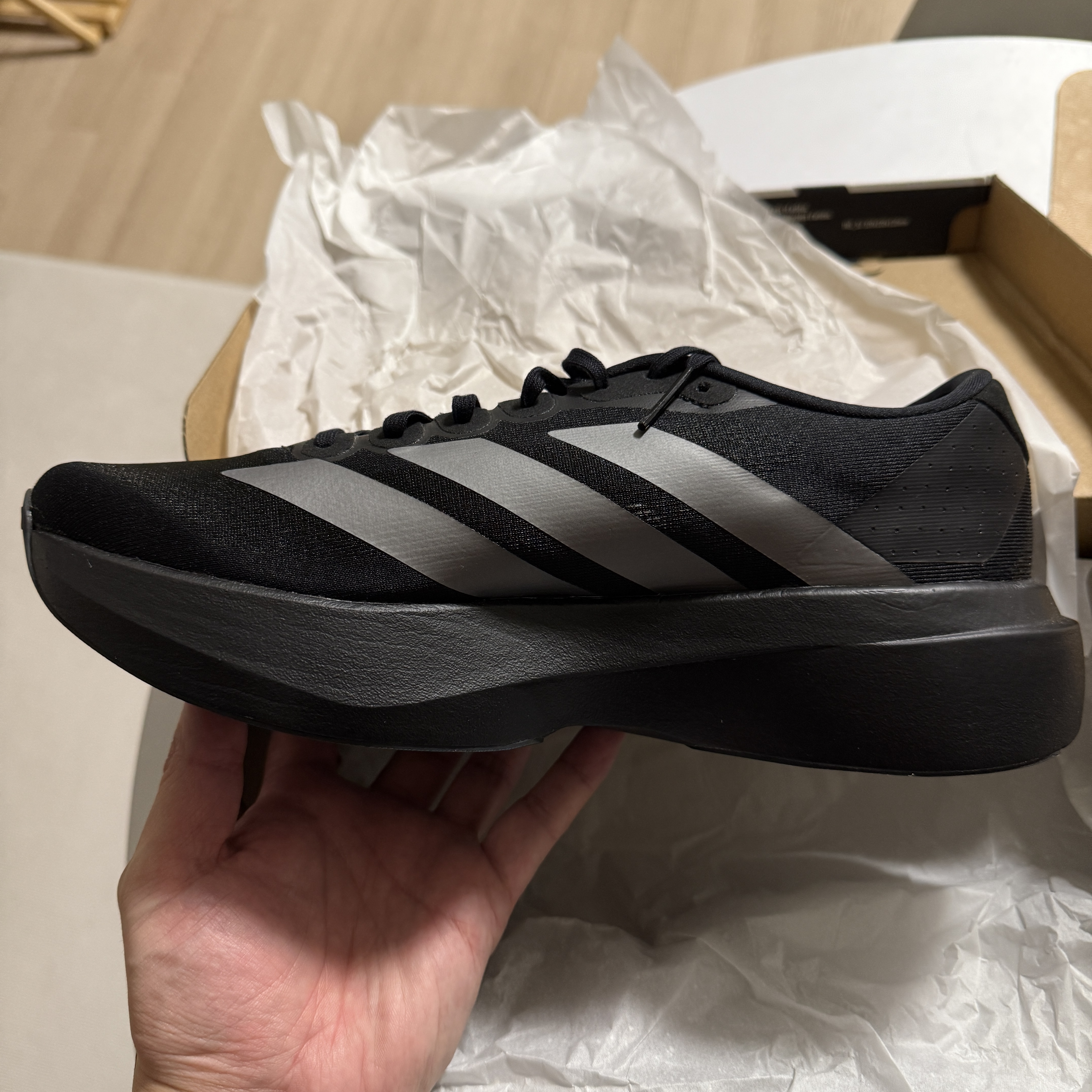 Adidas Adizero EVO SL Core Black Iron Metallic 착용 스타일 - 6