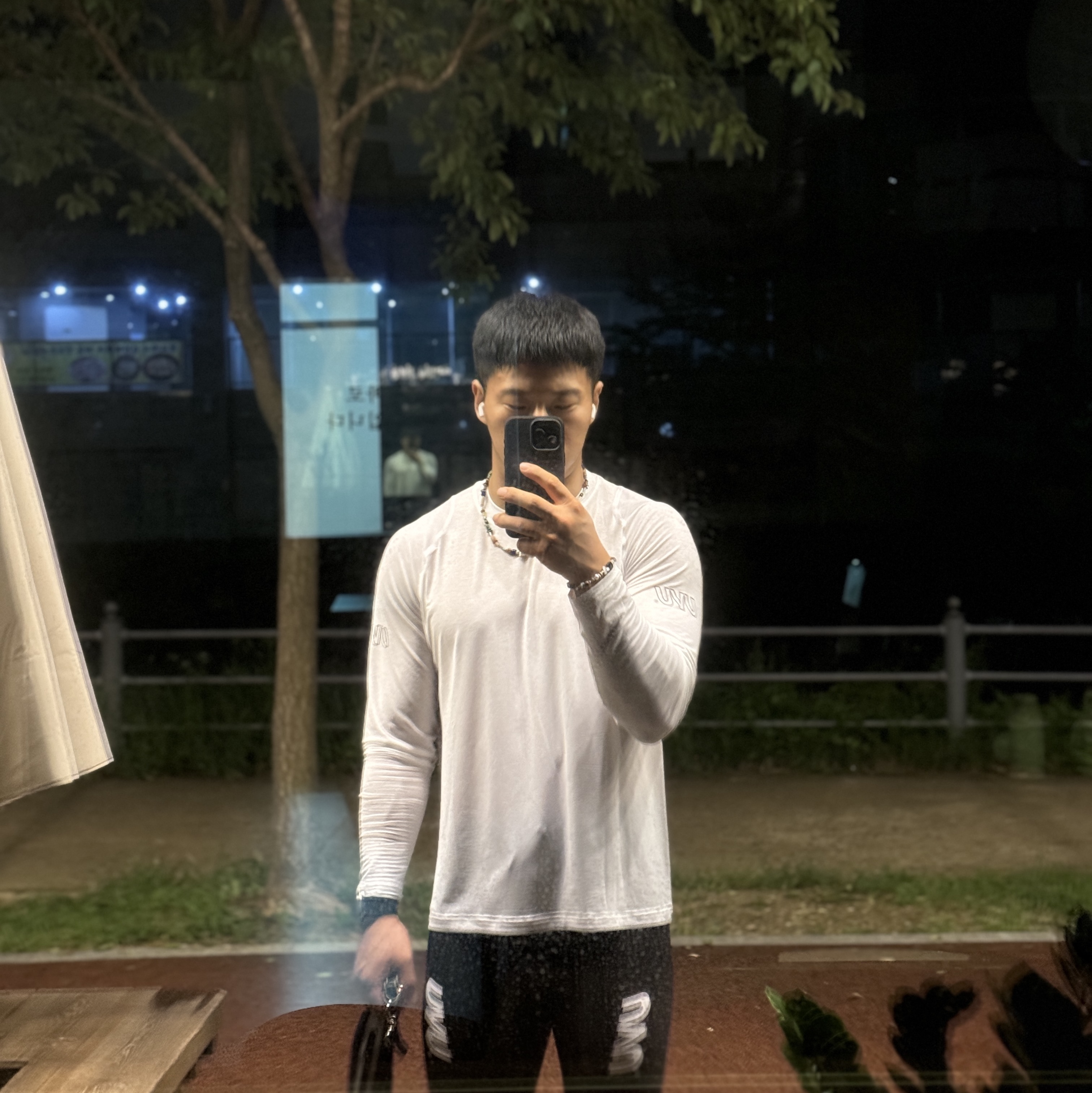 UVU L/S Running Top White, UVU Half Tight 2.0 Black 착용 스타일 - 1