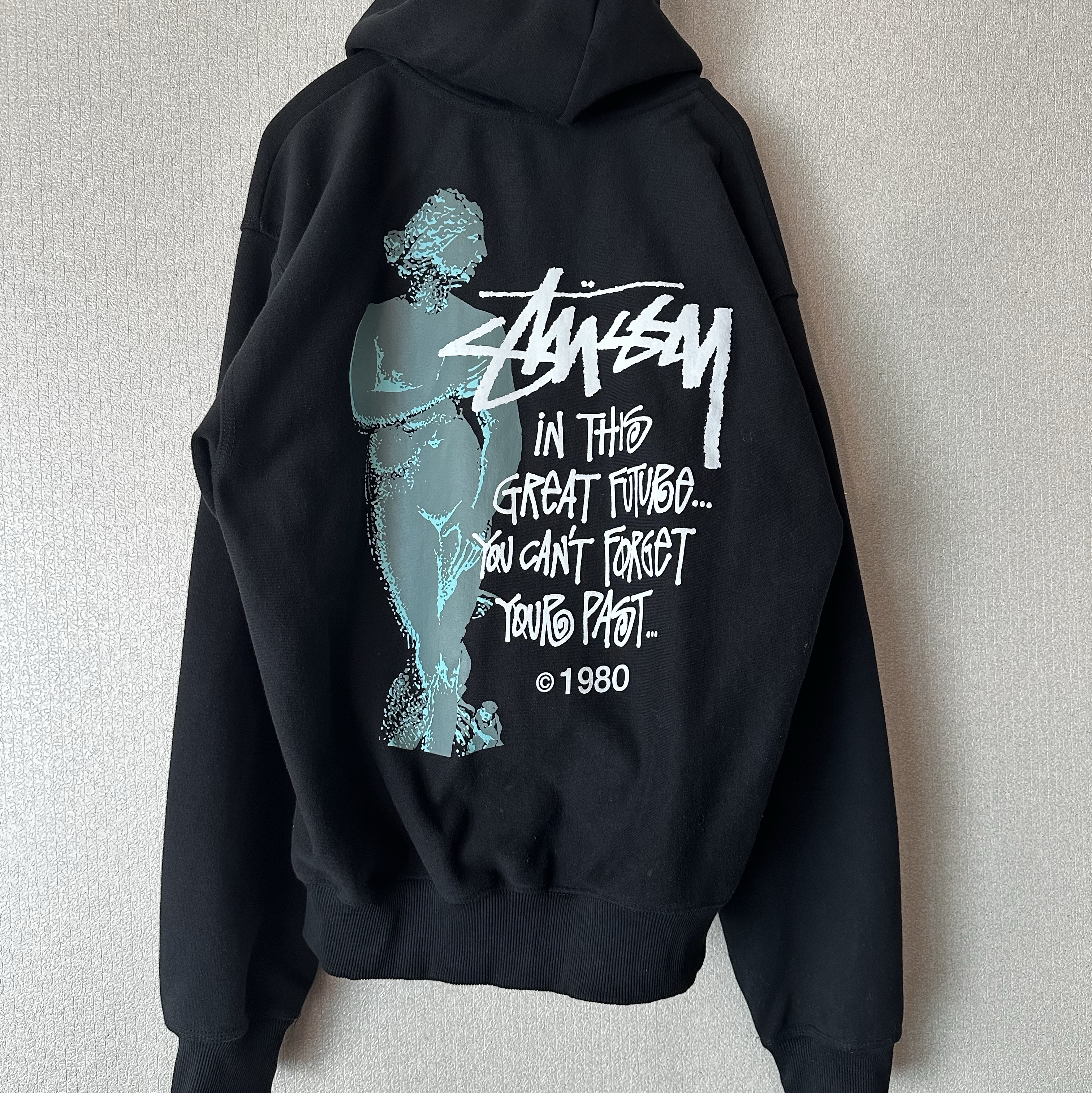 Stussy Great Future Zip Hoodie Black 착용 스타일 - 2