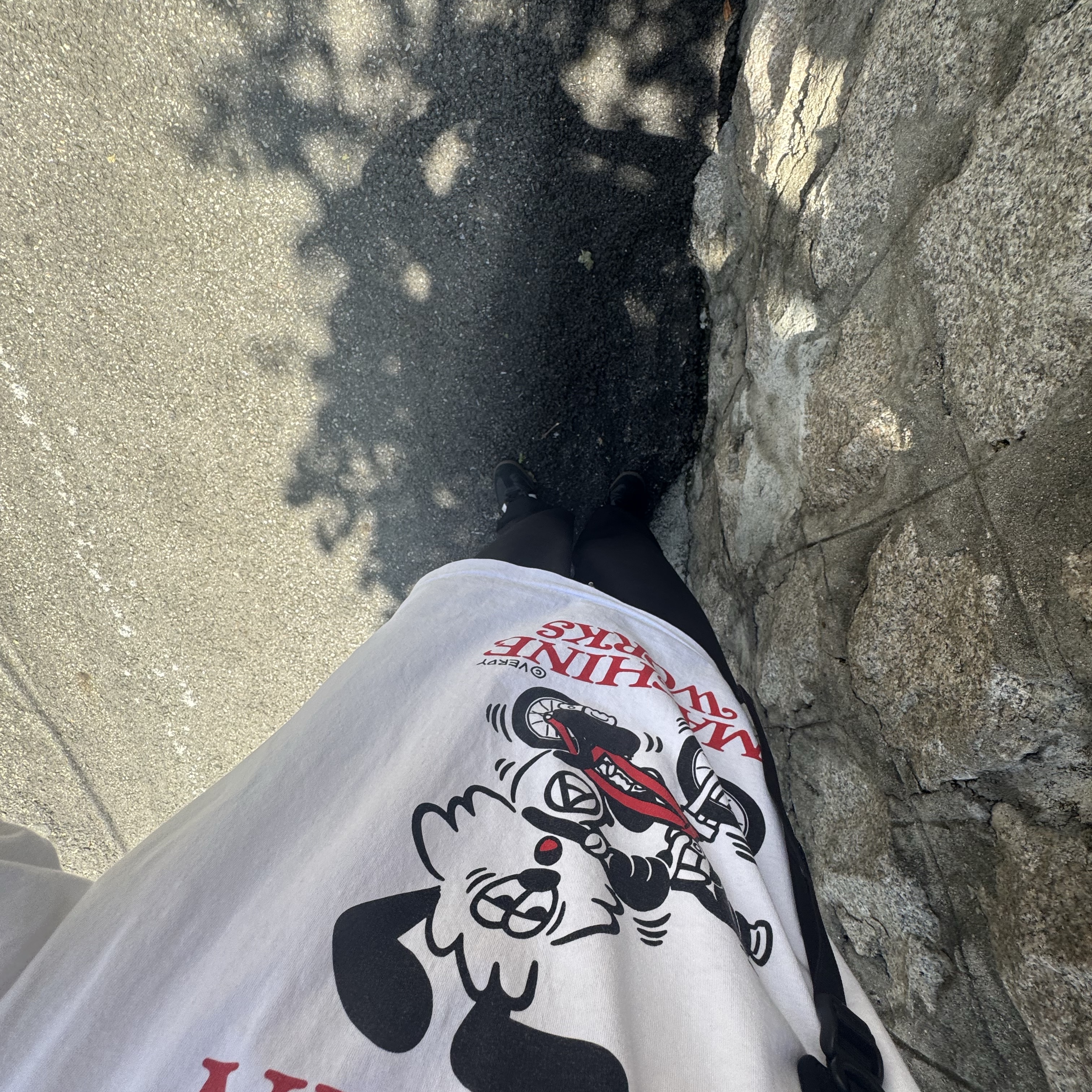 Human Made x Brooklyn Machine Works x Verdy Girls Don't Cry T-Shirt White 착용 스타일 - 2