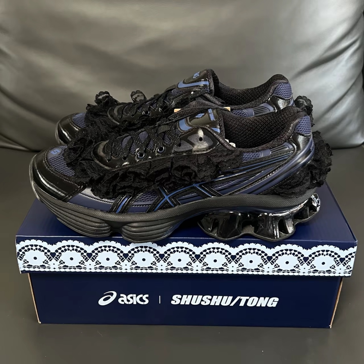 Asics x Shushu Tong Gel-Kinetic Fluent Blue Expanse Monaco Blue 착용 스타일
