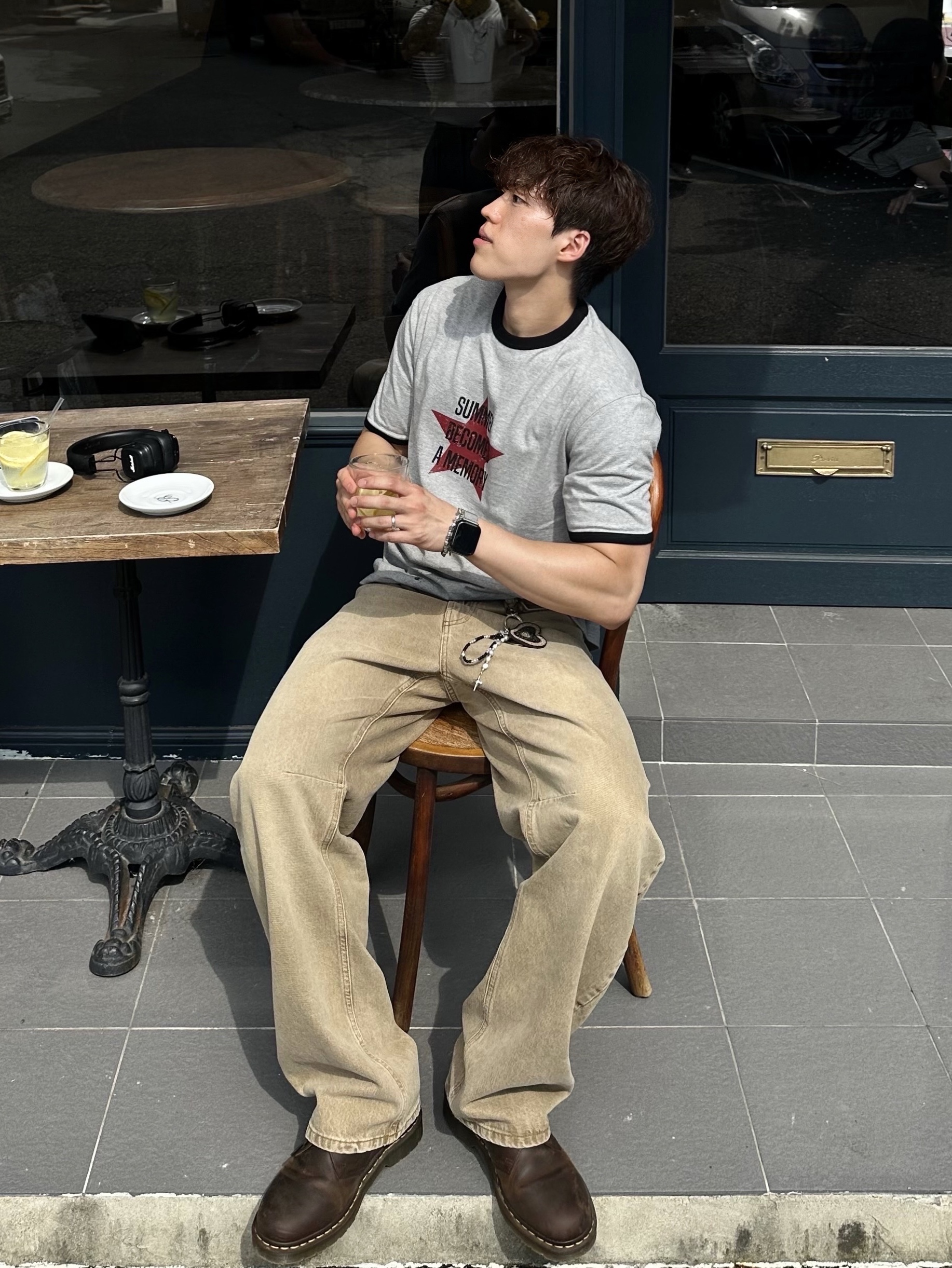 Dr. Martens 1461 Crazy Horse Dark Brown, Say Touche Liquified Persian Keyring Black 착용 스타일 - 7