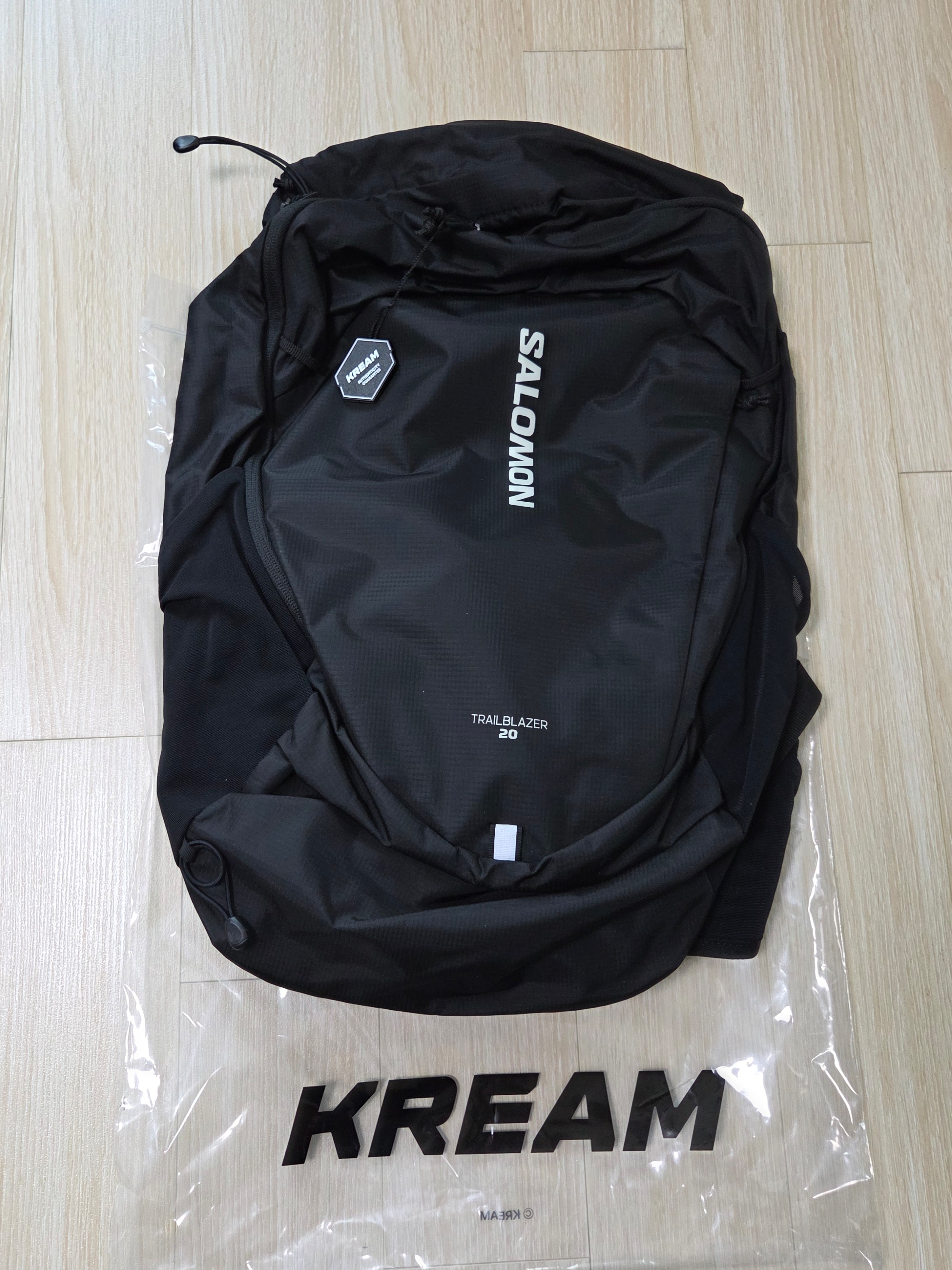Salomon Trailblazer 20 Black 착용 스타일 - 1
