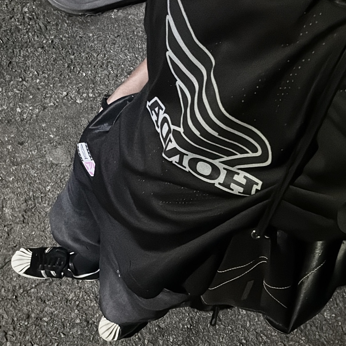 Honda Original Wing Logo Mesh T-Shirt Black, Adidas x Thug Club Superstar Vintage Core Black Cream White 착용 스타일