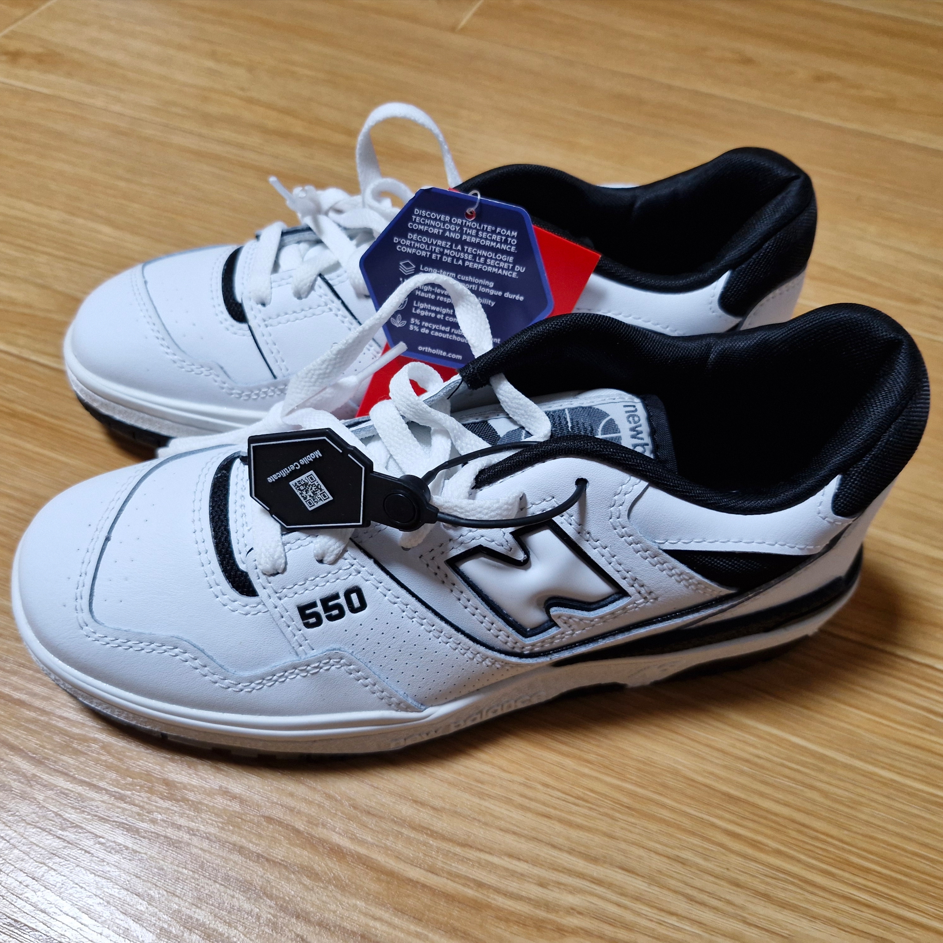 New Balance 550 White Grey - 2E Wide 착용 스타일 - 3