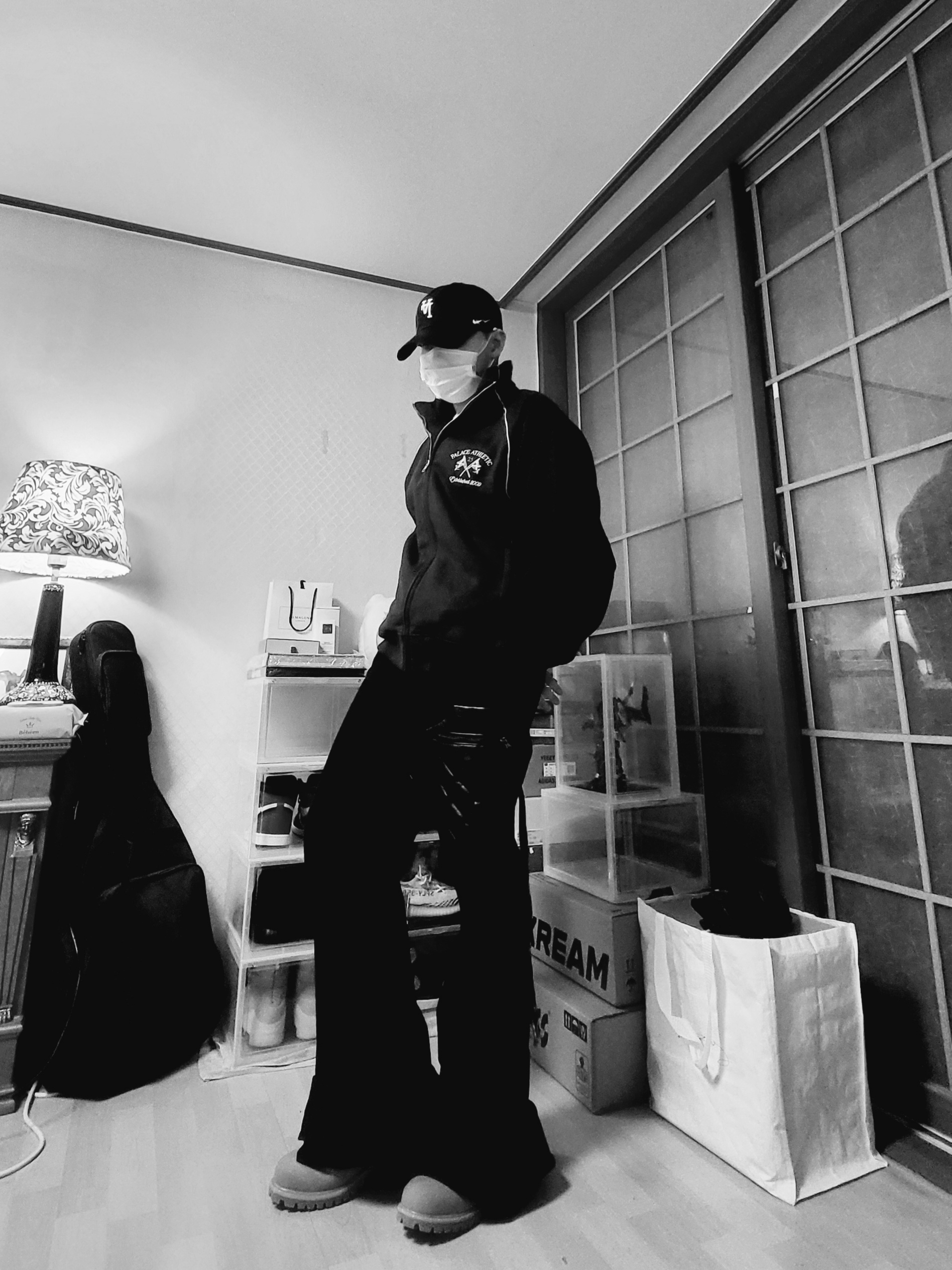 Palace Seoul 2 Seoul Tri-Ferg T-Shirt Black - 25SS, Palace Athletic Zip Funnel Black - 25FW 착용 스타일 - 8