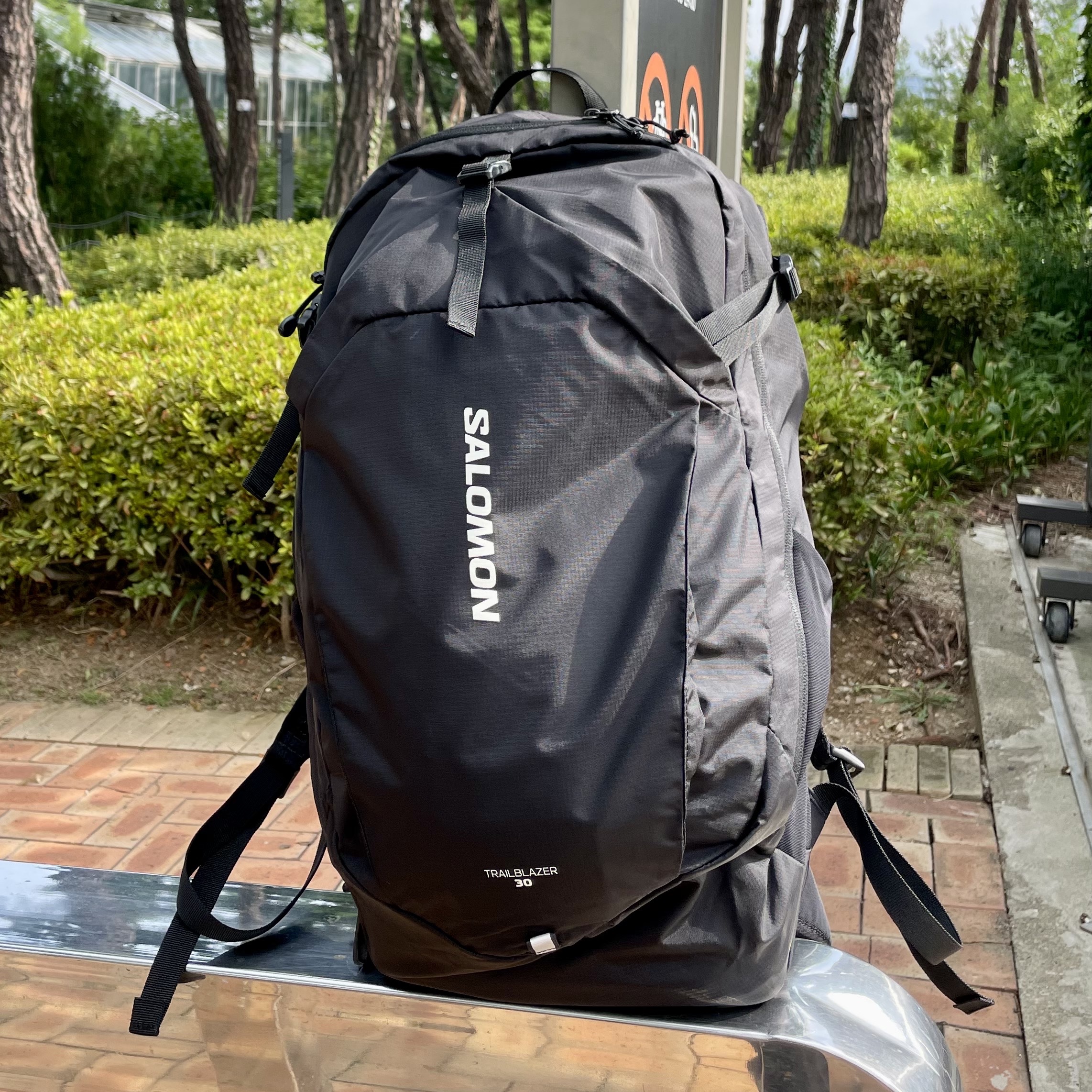 Salomon Trailblazer 30 Black 착용 스타일 - 3