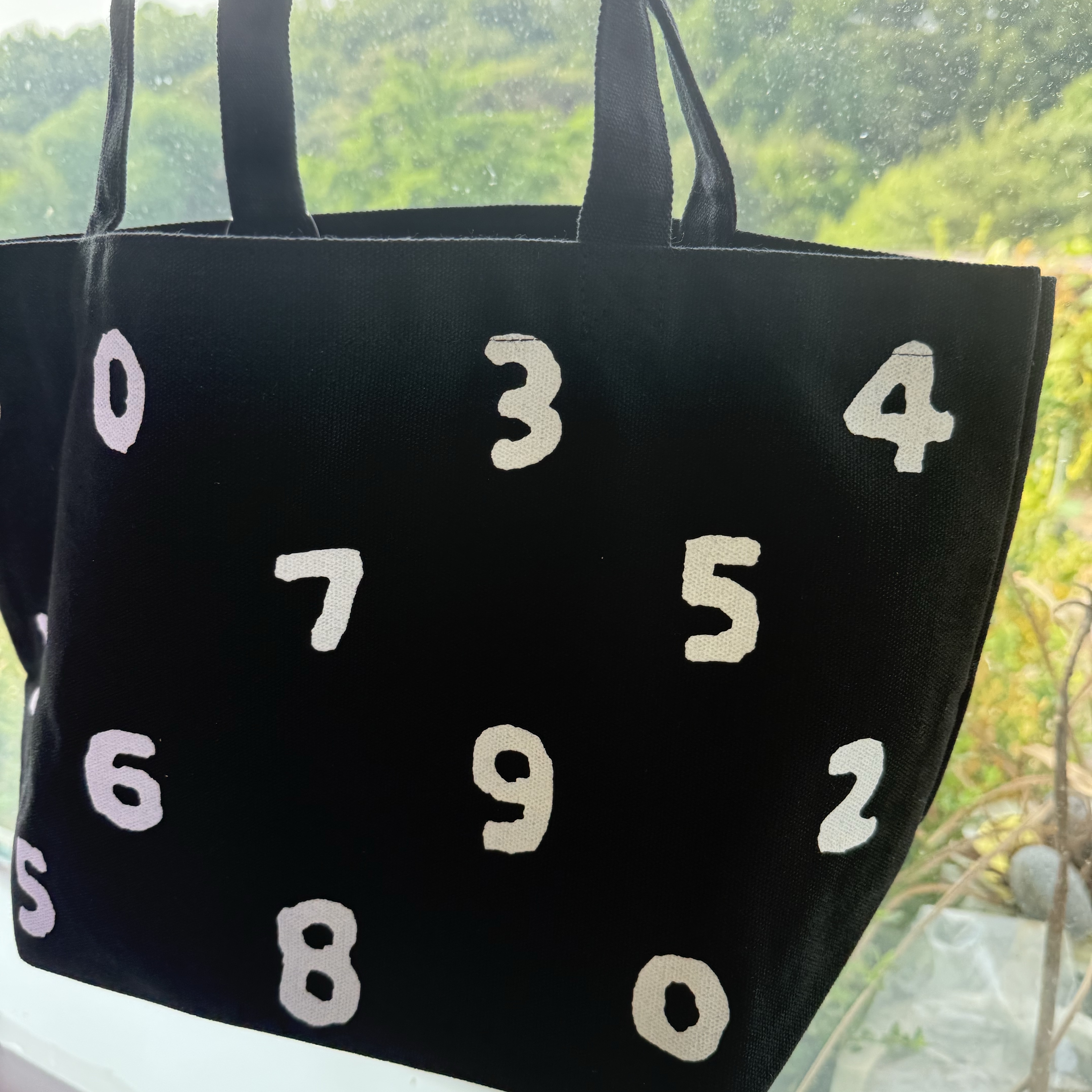 Sou Sou Promotion Canvas Small Tote Bag Black 착용 스타일 - 1