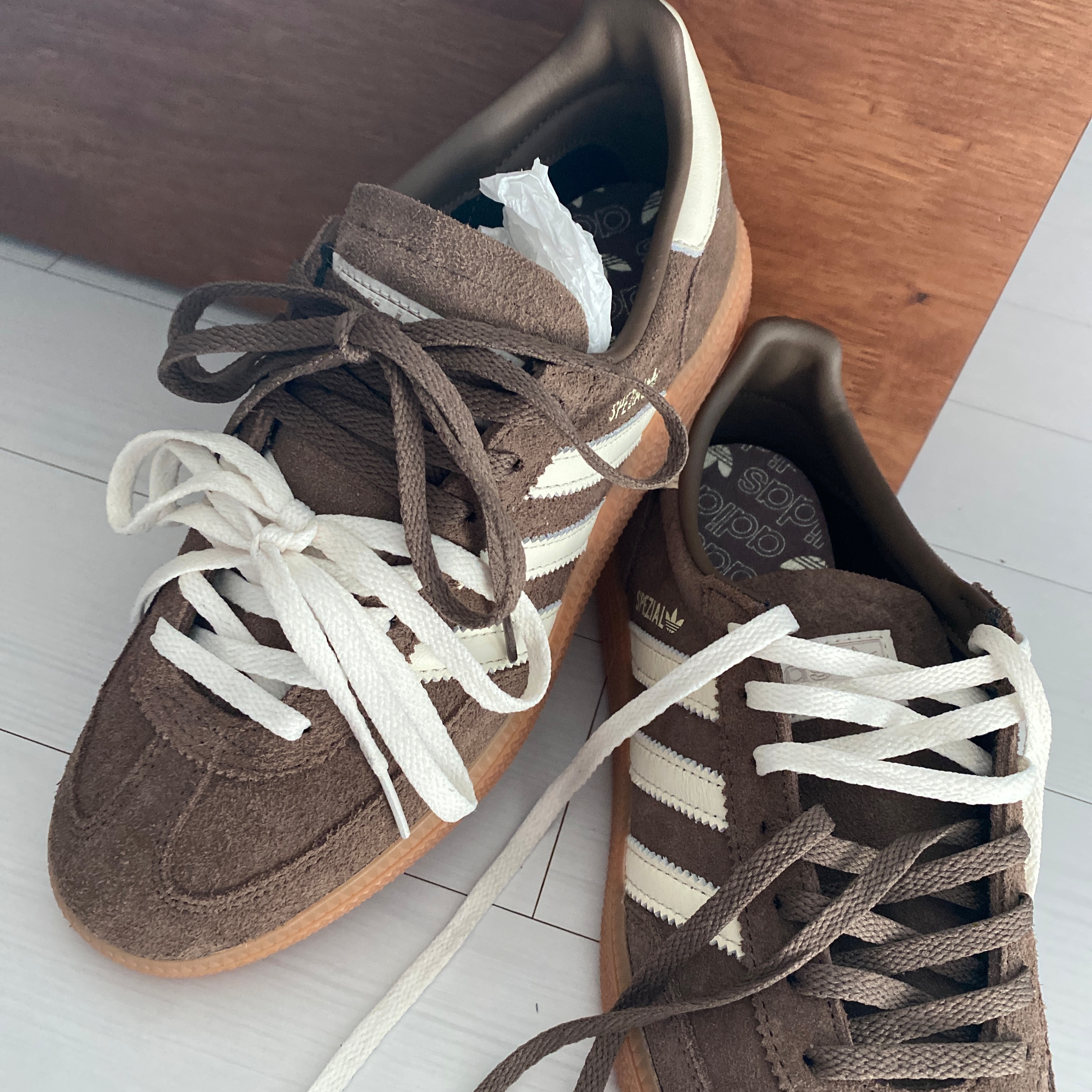 (W) Adidas Spezial Handball Earth Strata Off White 착용 스타일